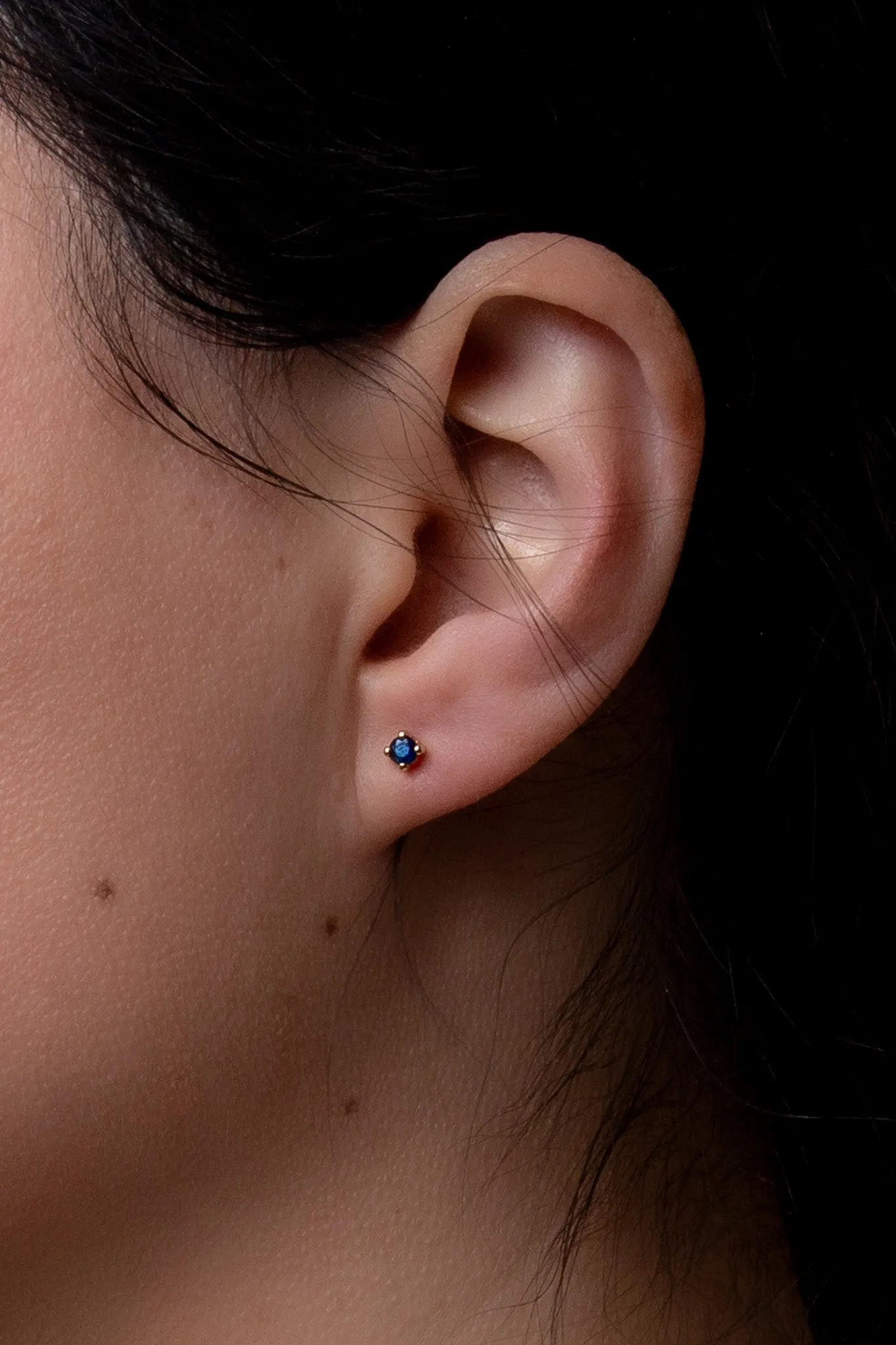 14K Mini Blue Sapphire Stud