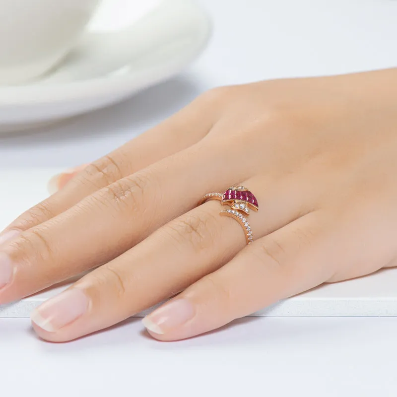 18K Gold 0.342ct Ruby 0.474ct Sapphire Natural Gemstone Fish Shape Ring Exclusively Handcrafted 0.142ct/0.133ct Natural Diamond (H-F Color, VS1-VS2 Clarity)