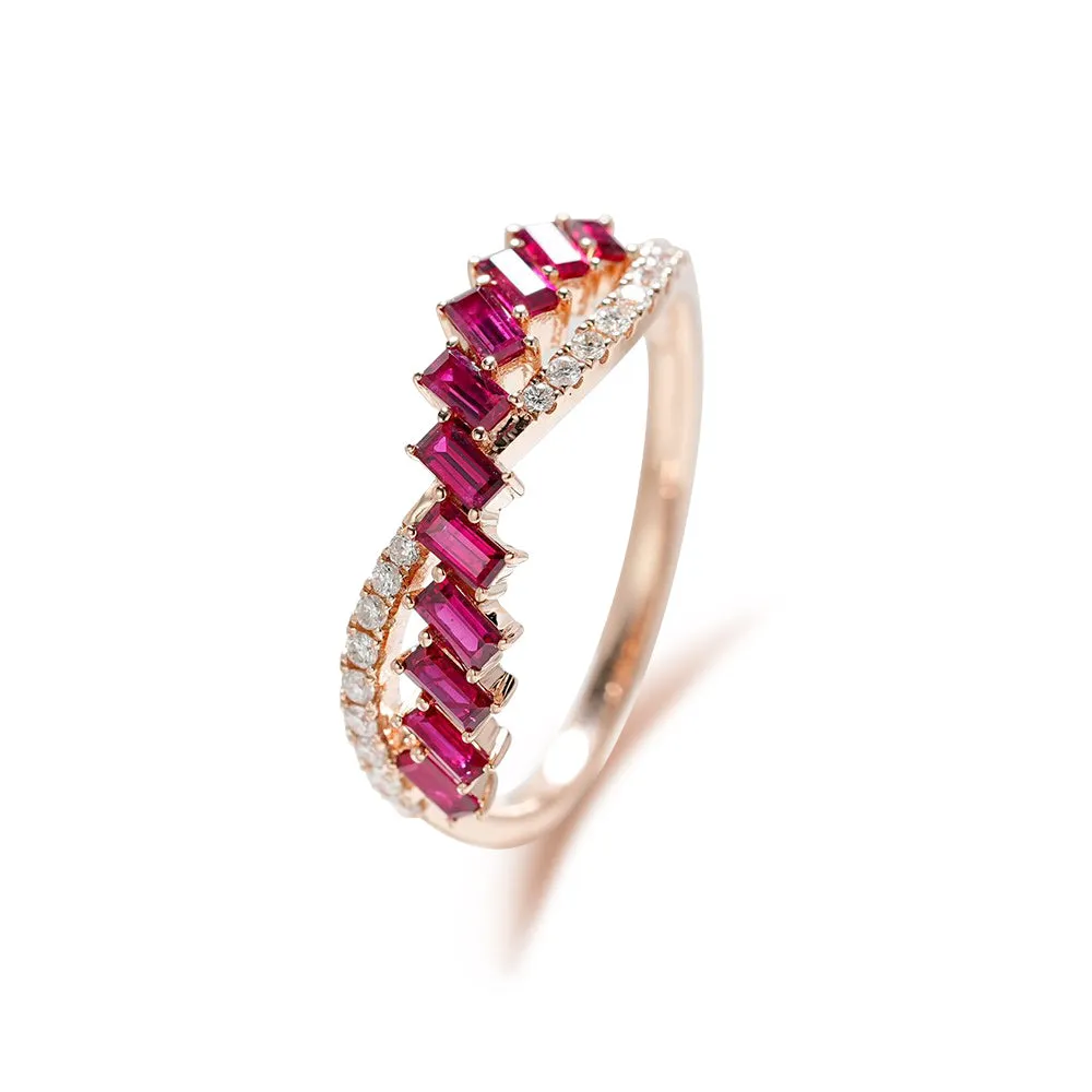 18K Gold Crosshatch Gradient Baguette Ring