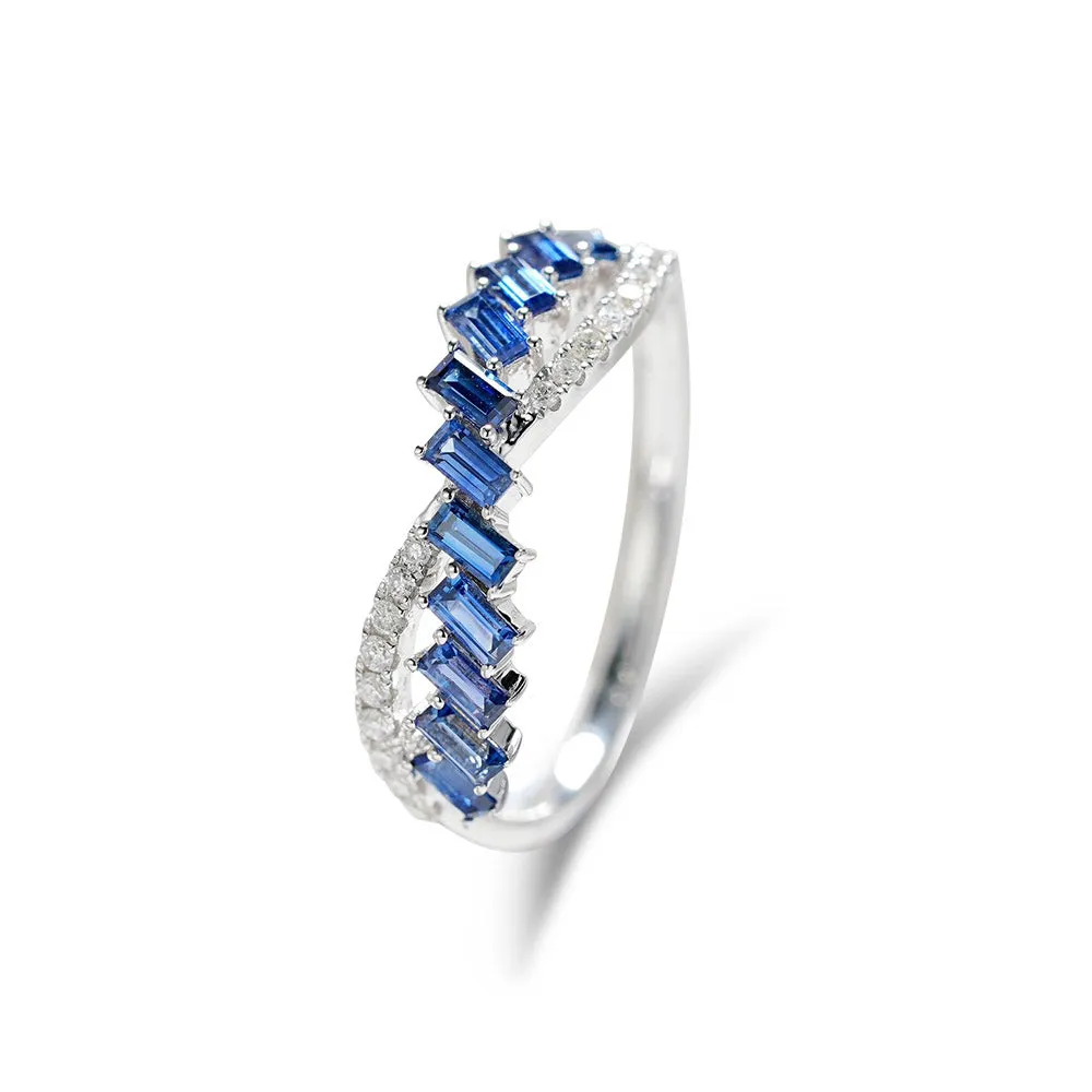18K Gold Crosshatch Gradient Baguette Ring