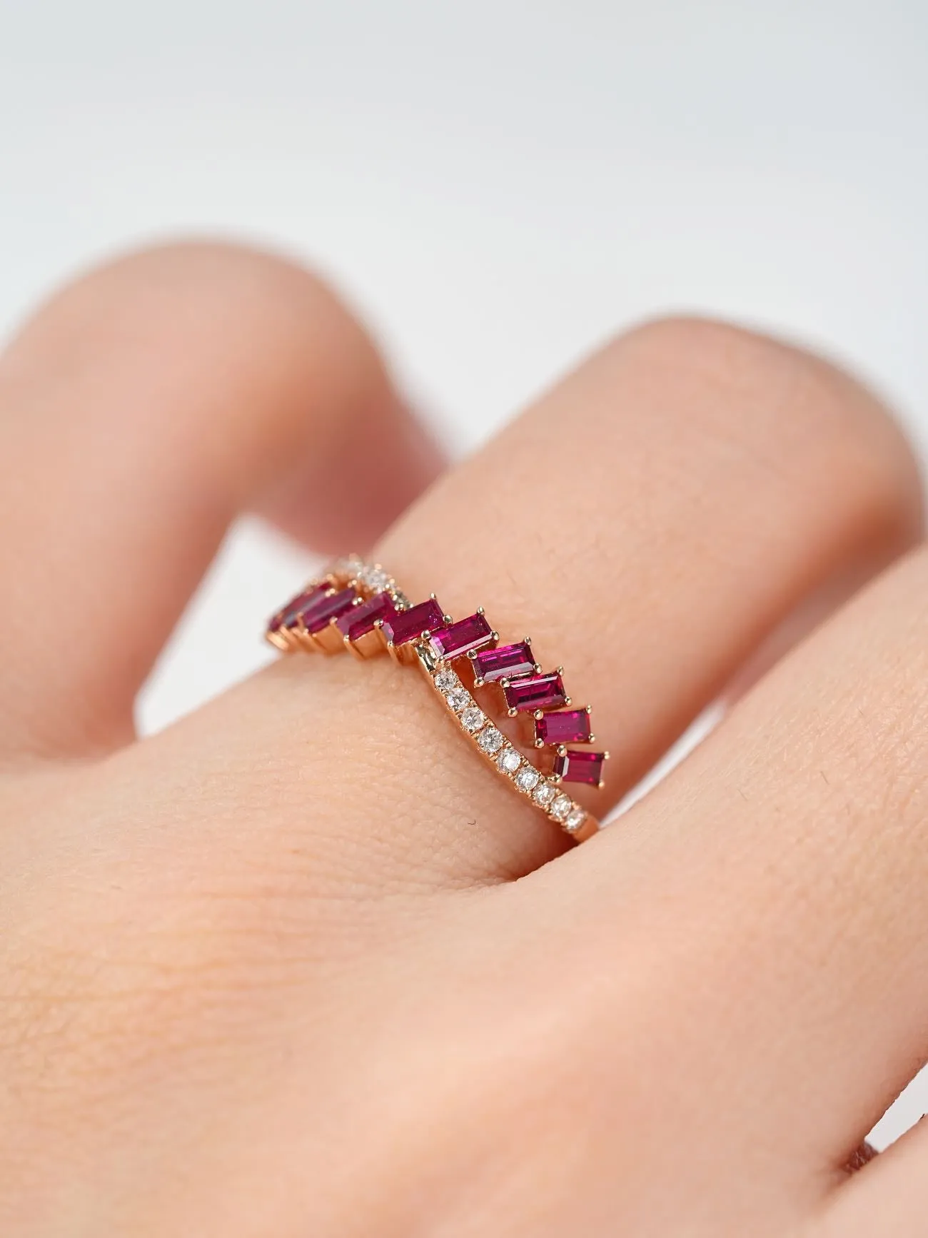 18K Gold Crosshatch Gradient Baguette Ring