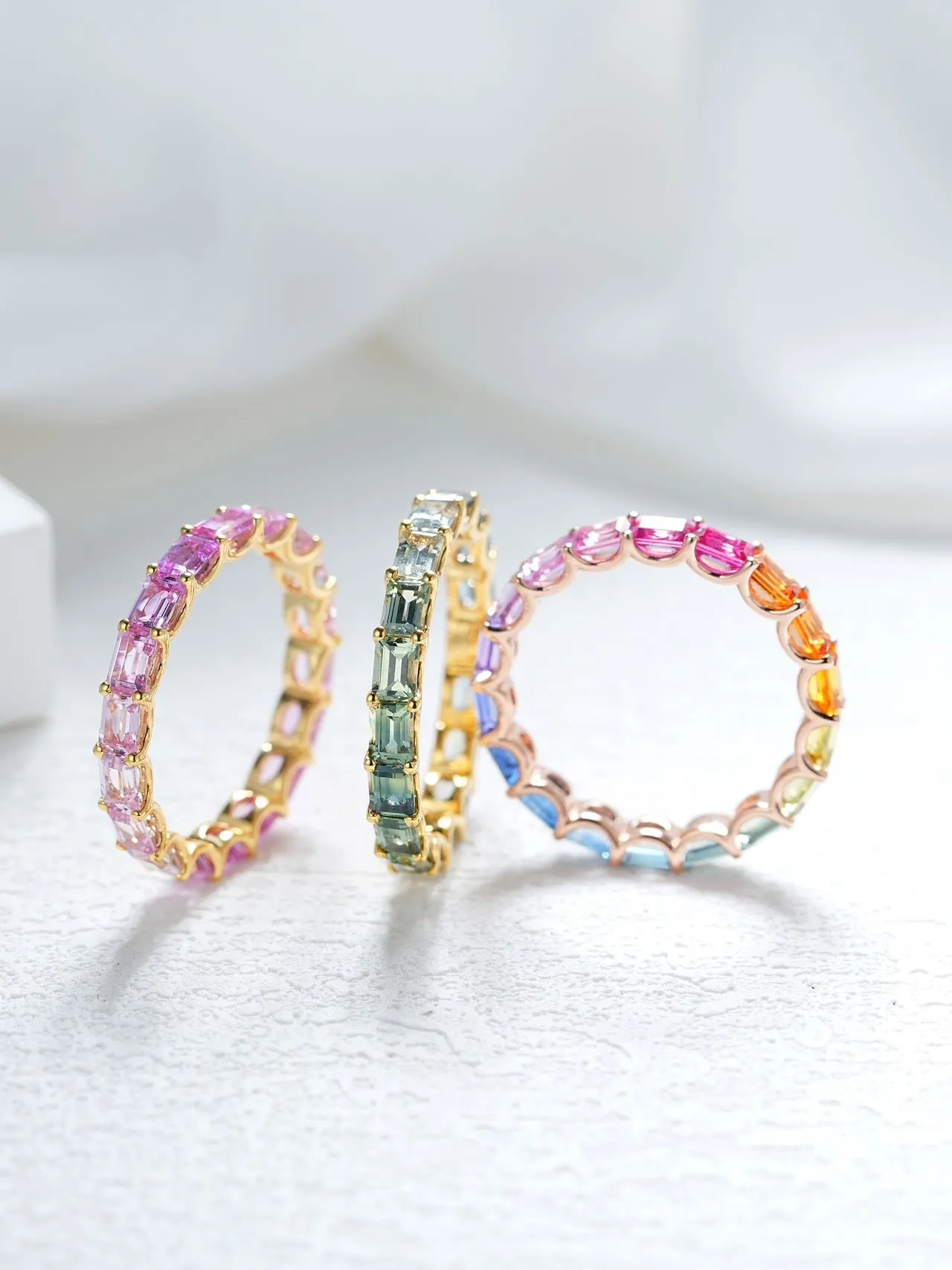 18K Gold Horizontal Rainbow Baguette Ring