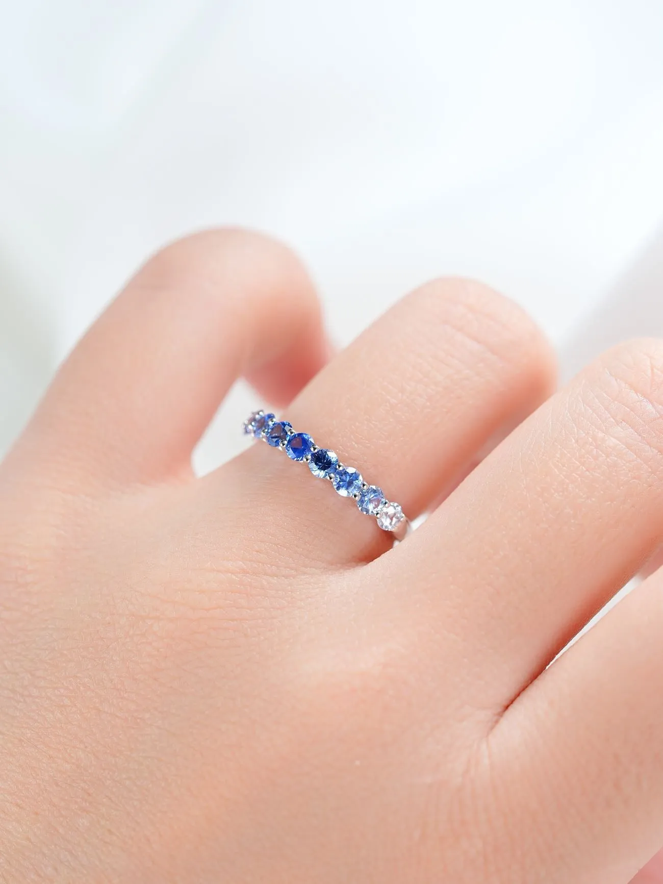 18K Gold Nine Princesses Round Cut Ring