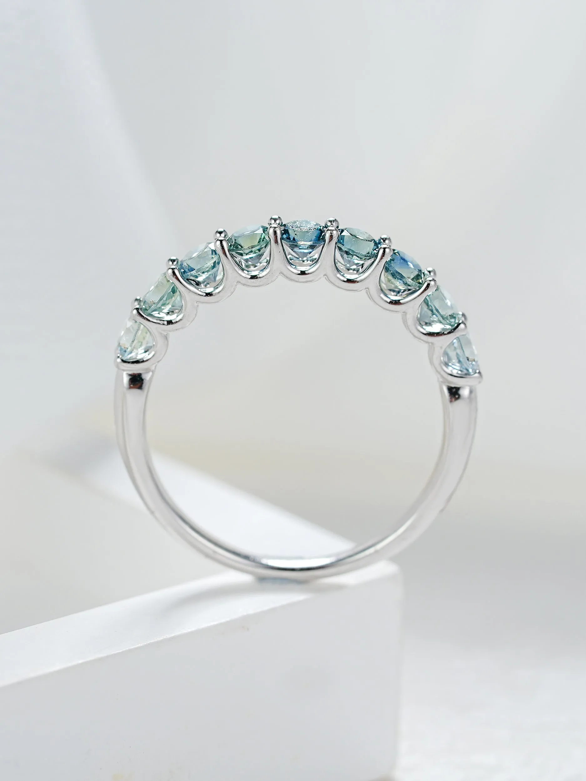 18K Gold Nine Princesses Round Cut Ring
