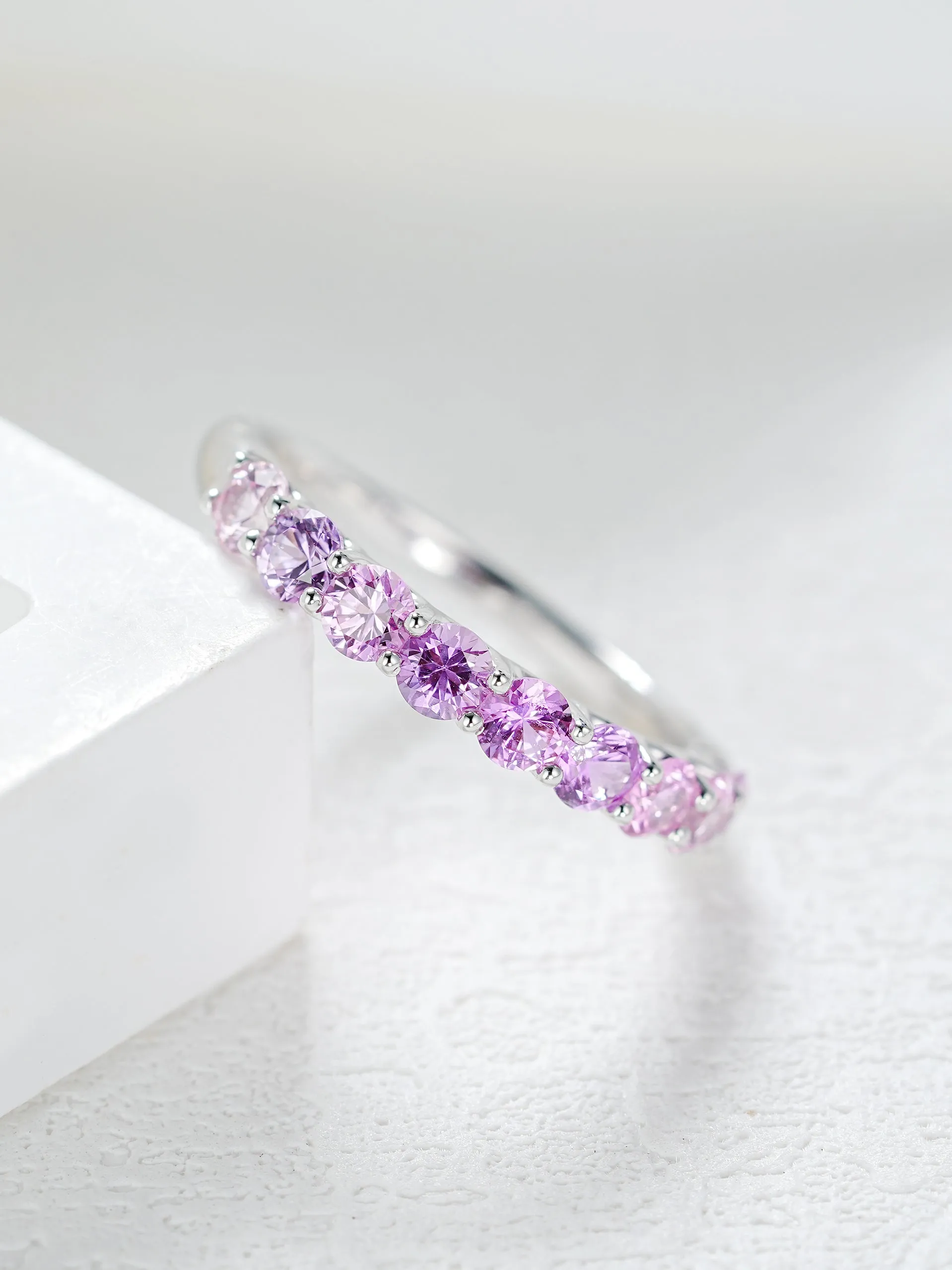 18K Gold Nine Princesses Round Cut Ring