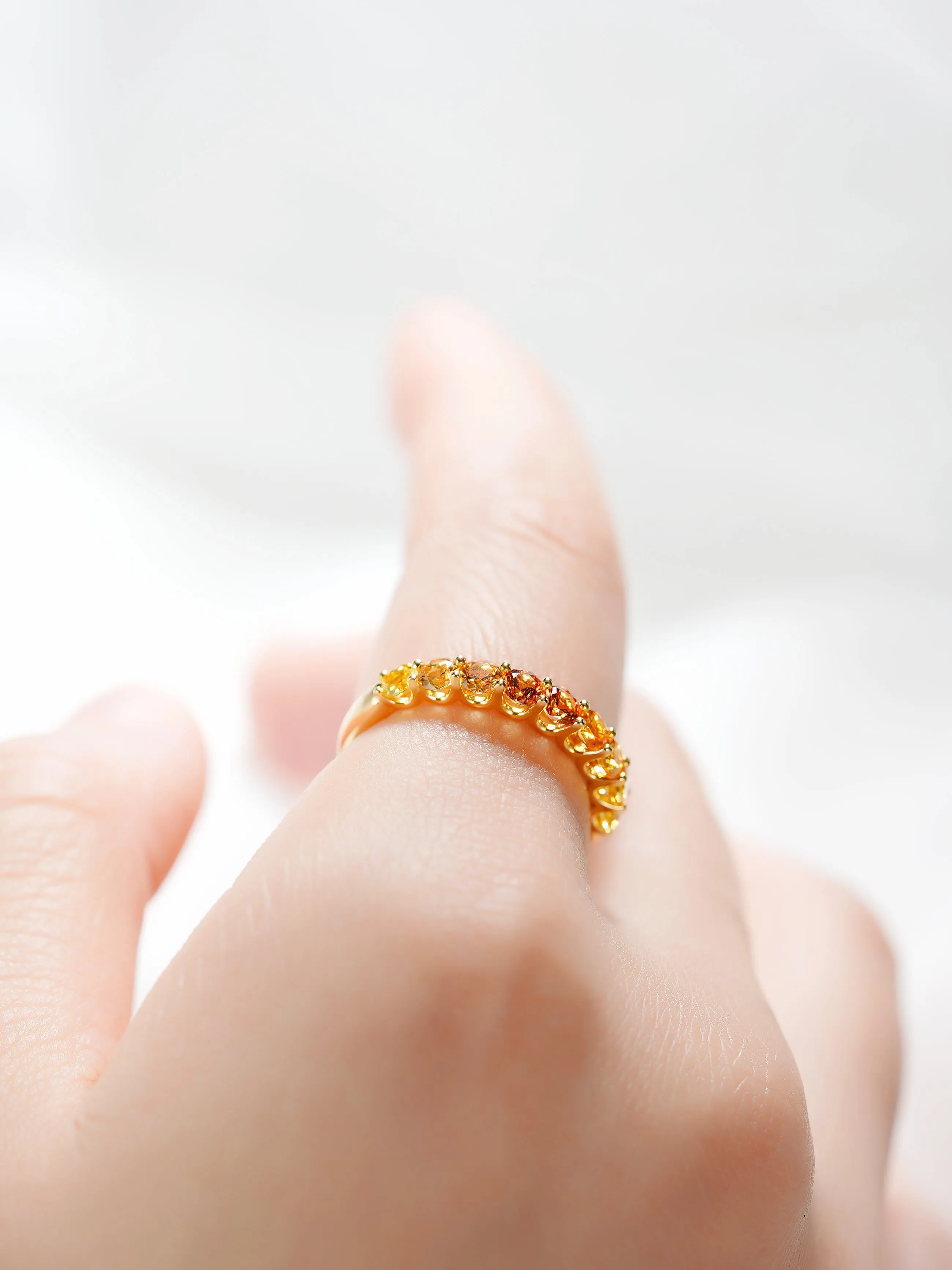 18K Gold Nine Princesses Round Cut Ring
