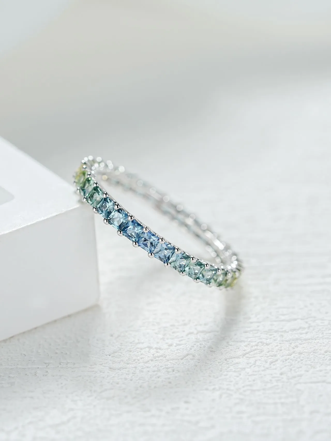 18K Gold Radiant Cut Green Gradient Ring