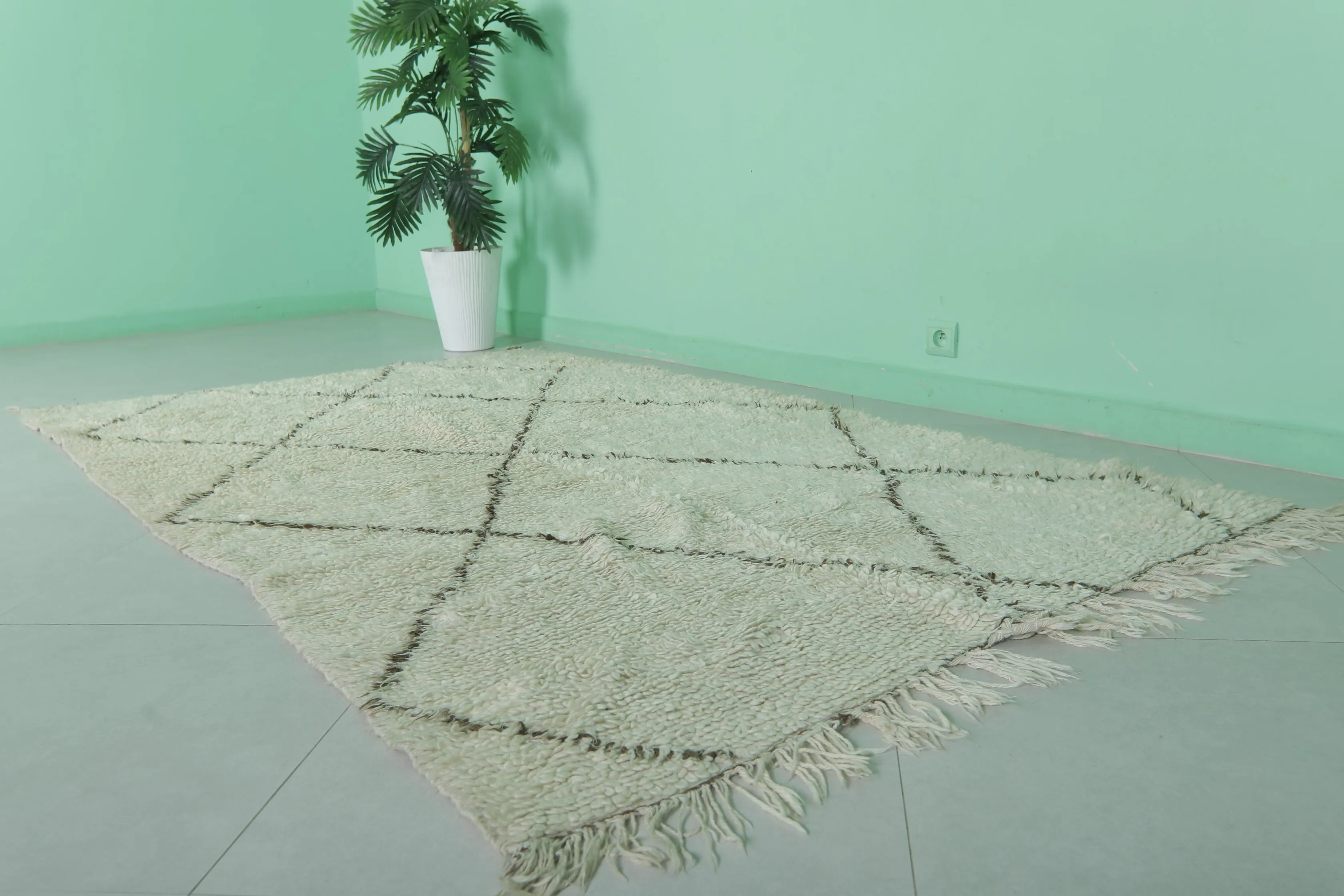 Beni Ourain Rug 4.9 x 8.3 Feet - Vintage Moroccan Wool Rug