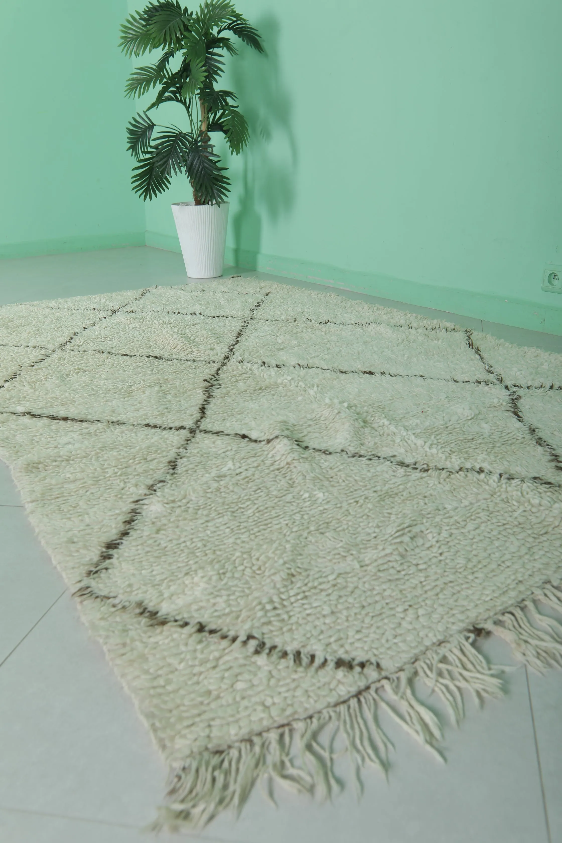 Beni Ourain Rug 4.9 x 8.3 Feet - Vintage Moroccan Wool Rug