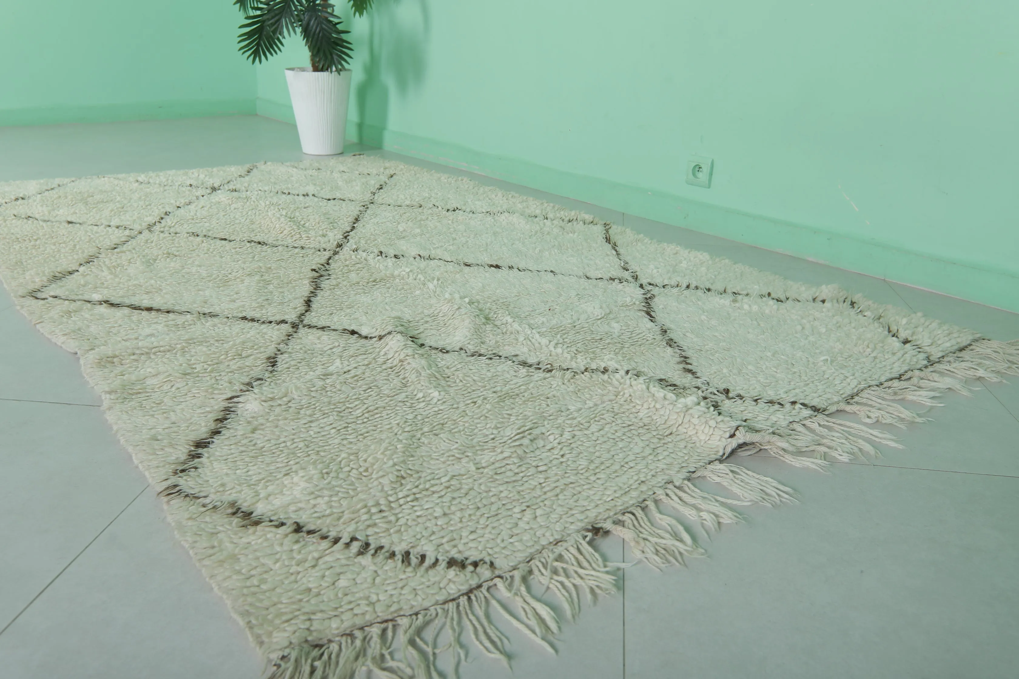 Beni Ourain Rug 4.9 x 8.3 Feet - Vintage Moroccan Wool Rug
