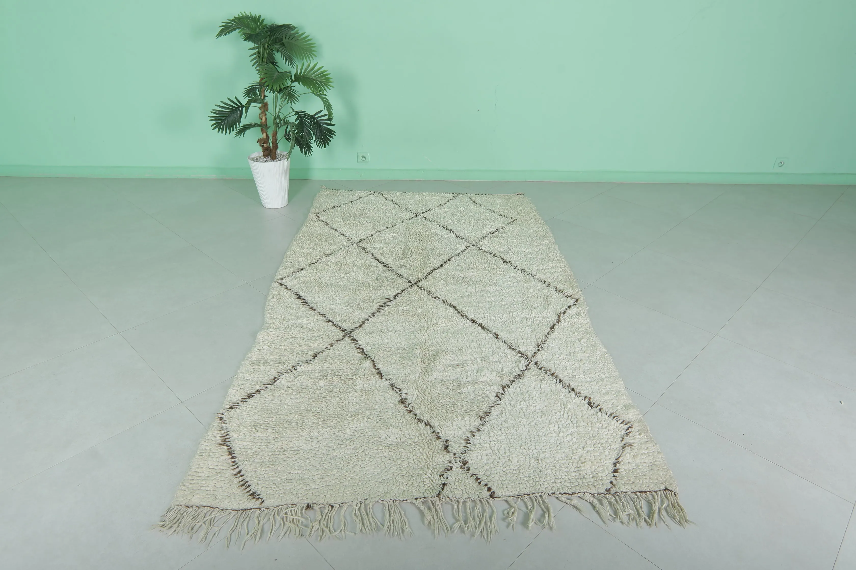 Beni Ourain Rug 4.9 x 8.3 Feet - Vintage Moroccan Wool Rug