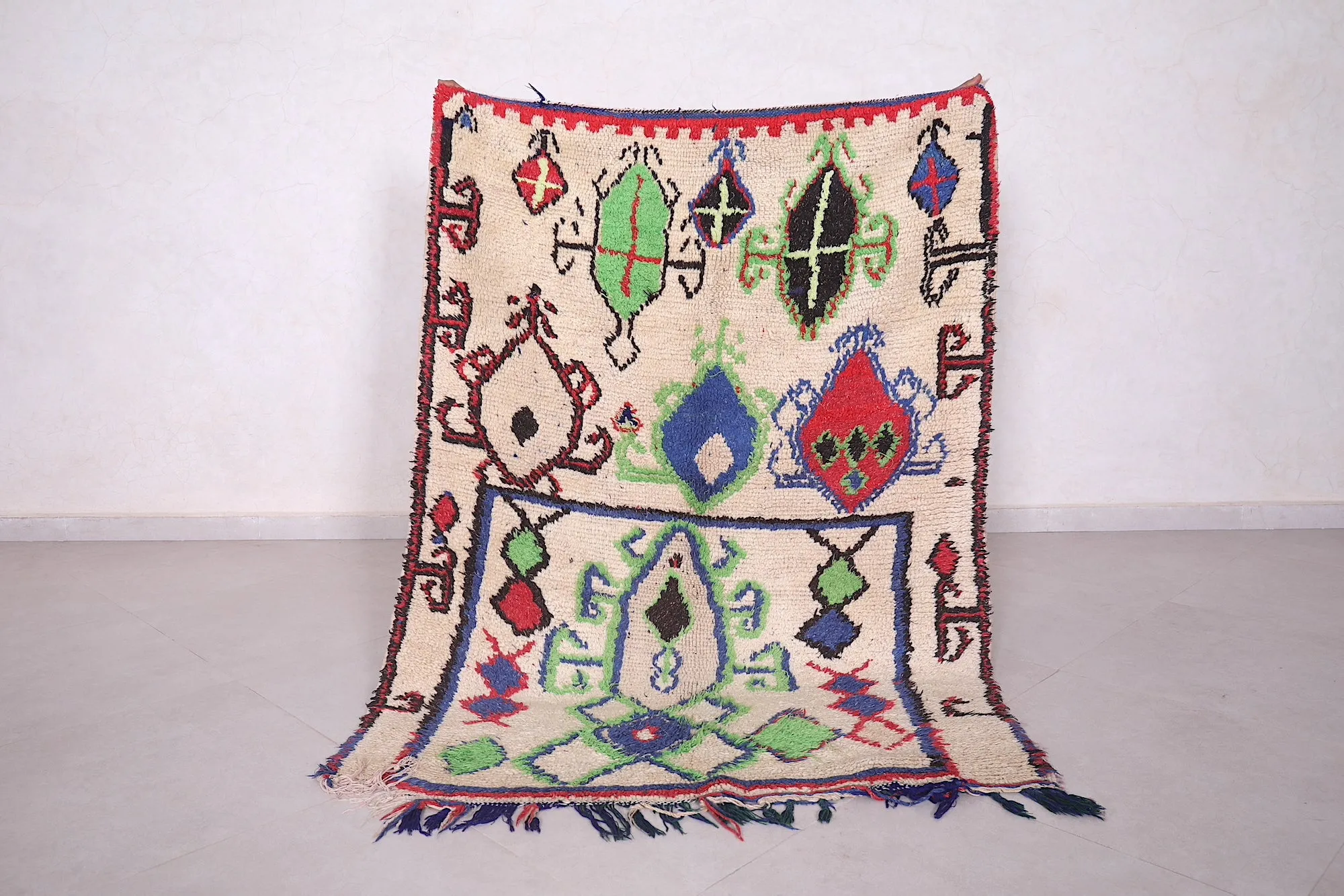 Berber Azilal Rug – 3.9 x 5.4 Feet | Handwoven Vibrant Wool