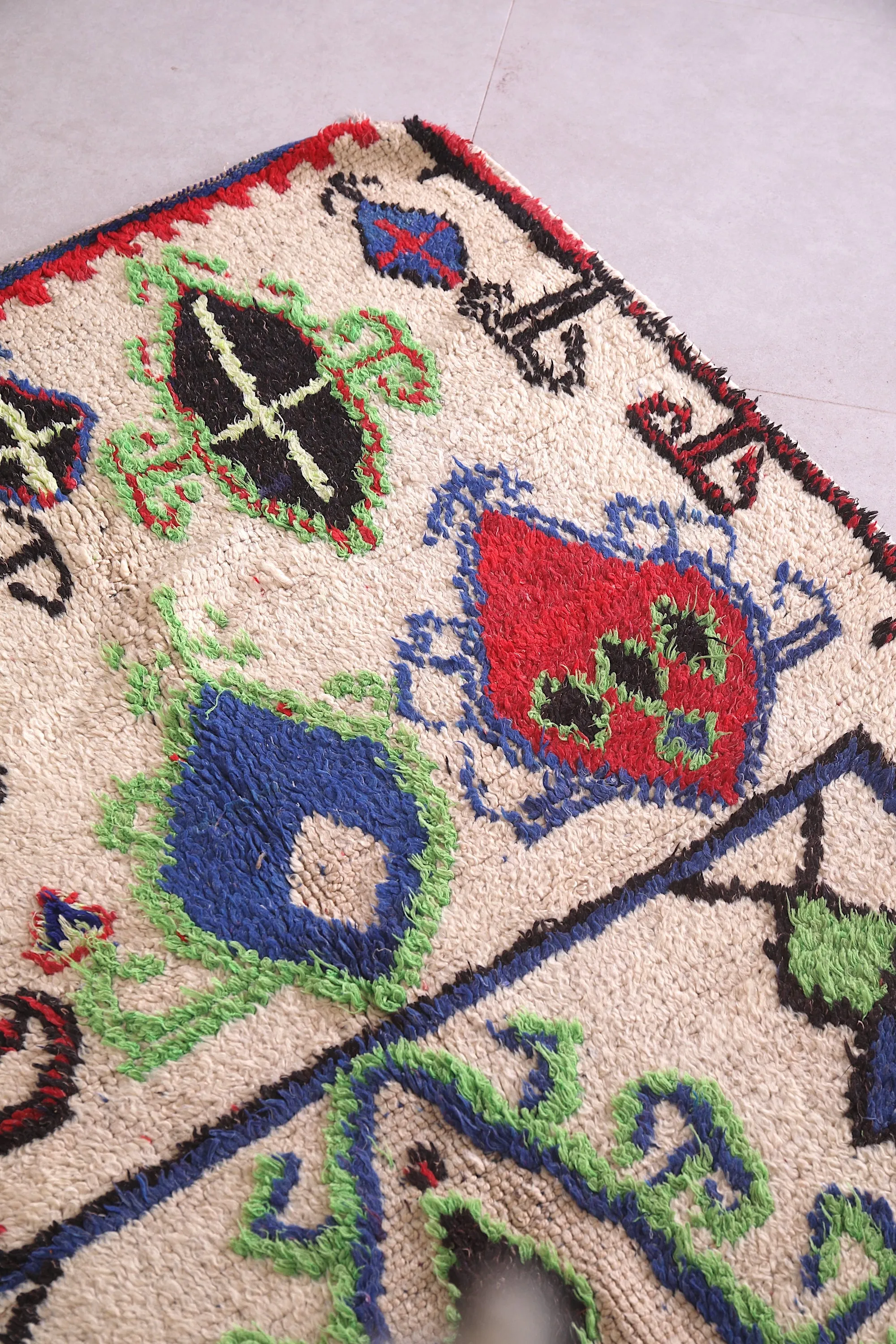 Berber Azilal Rug – 3.9 x 5.4 Feet | Handwoven Vibrant Wool