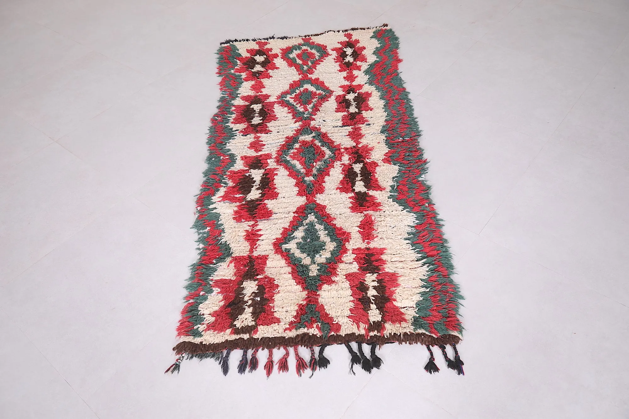 Berber Azilal Runner Rug – 2.8 X 6 Feet | Handmade Moroccan Charm