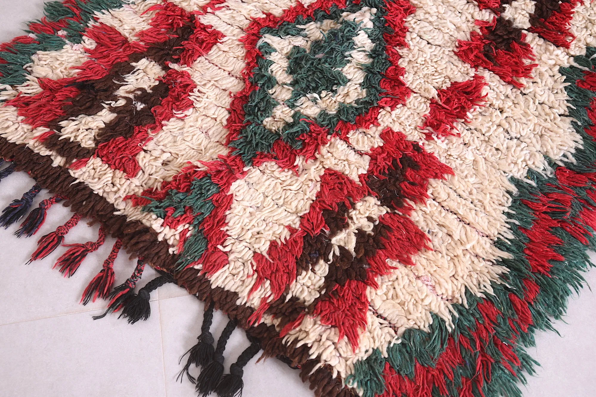 Berber Azilal Runner Rug – 2.8 X 6 Feet | Handmade Moroccan Charm