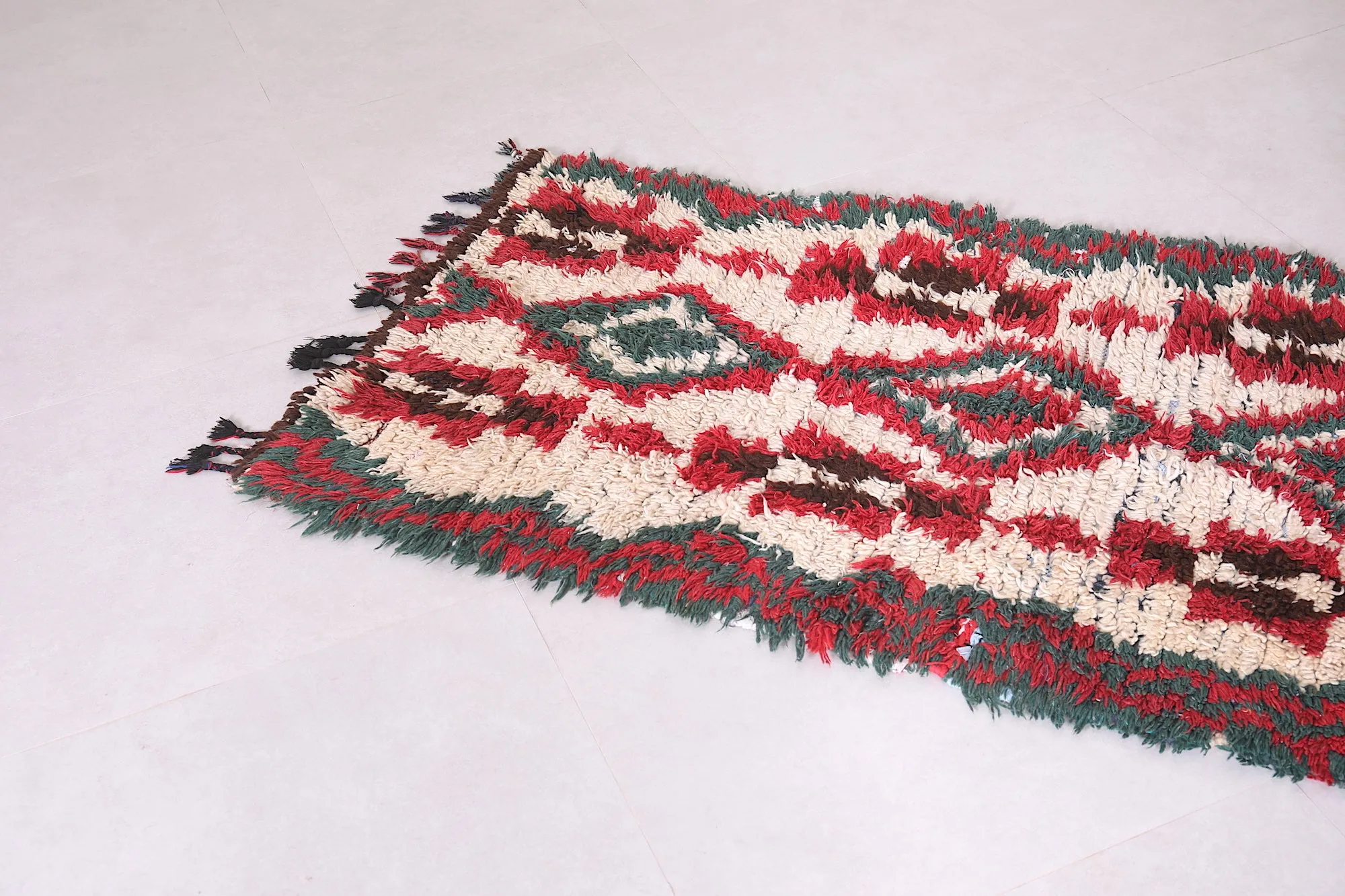 Berber Azilal Runner Rug – 2.8 X 6 Feet | Handmade Moroccan Charm