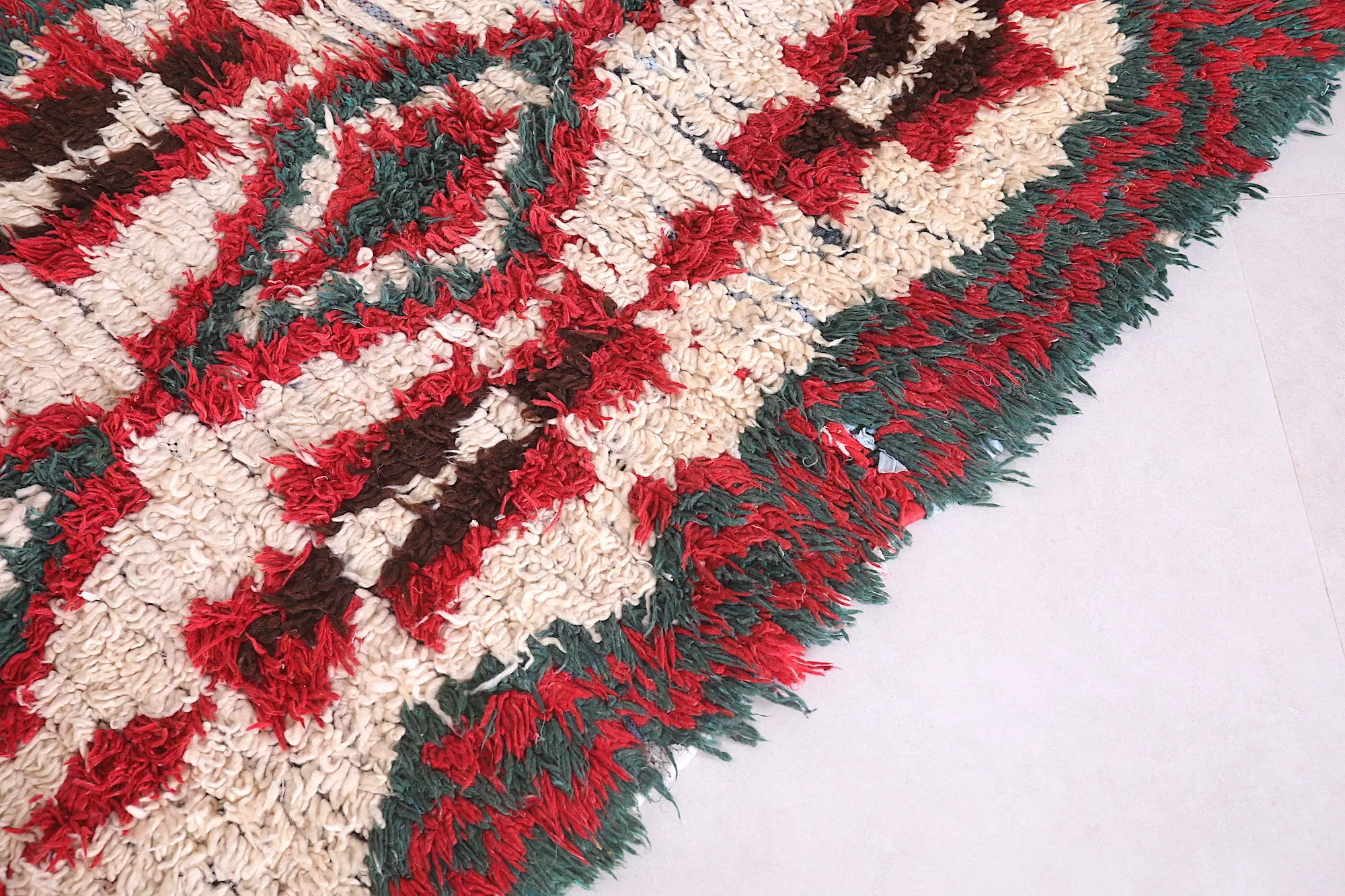 Berber Azilal Runner Rug – 2.8 X 6 Feet | Handmade Moroccan Charm