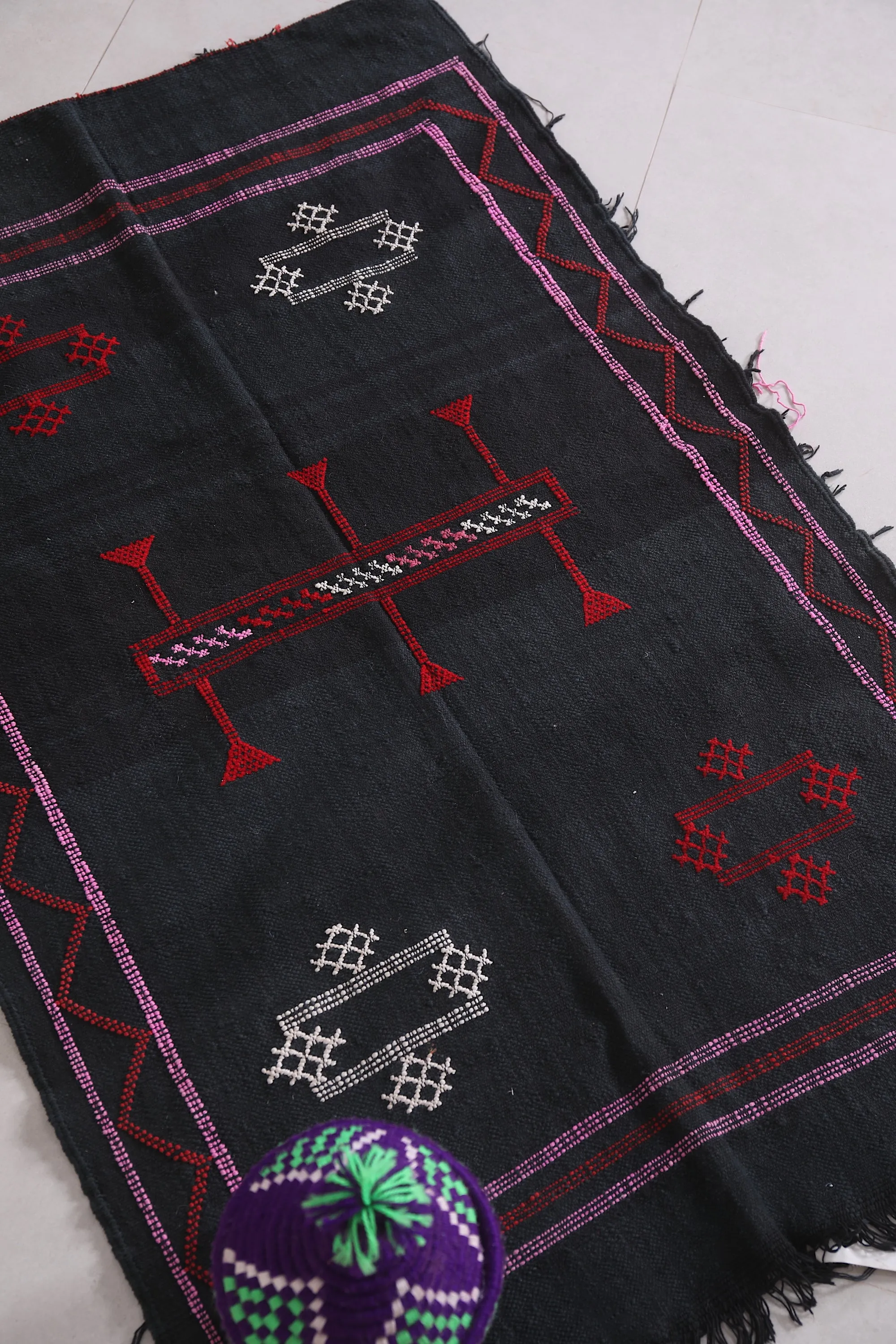 Black Moroccan Berber Kilim Rug - 2.8 FT X 4.4 FT | Handwoven Decor