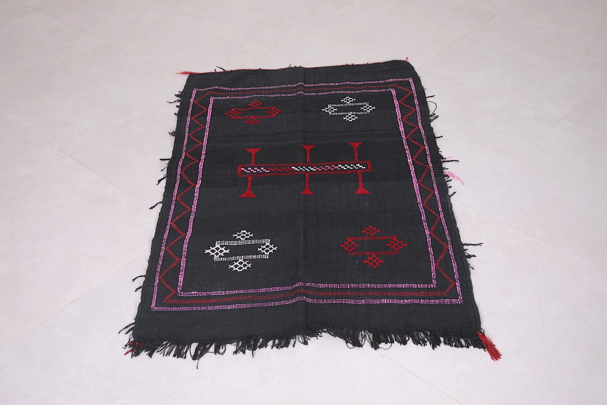 Black Moroccan Berber Kilim Rug - 2.8 FT X 4.4 FT | Handwoven Decor