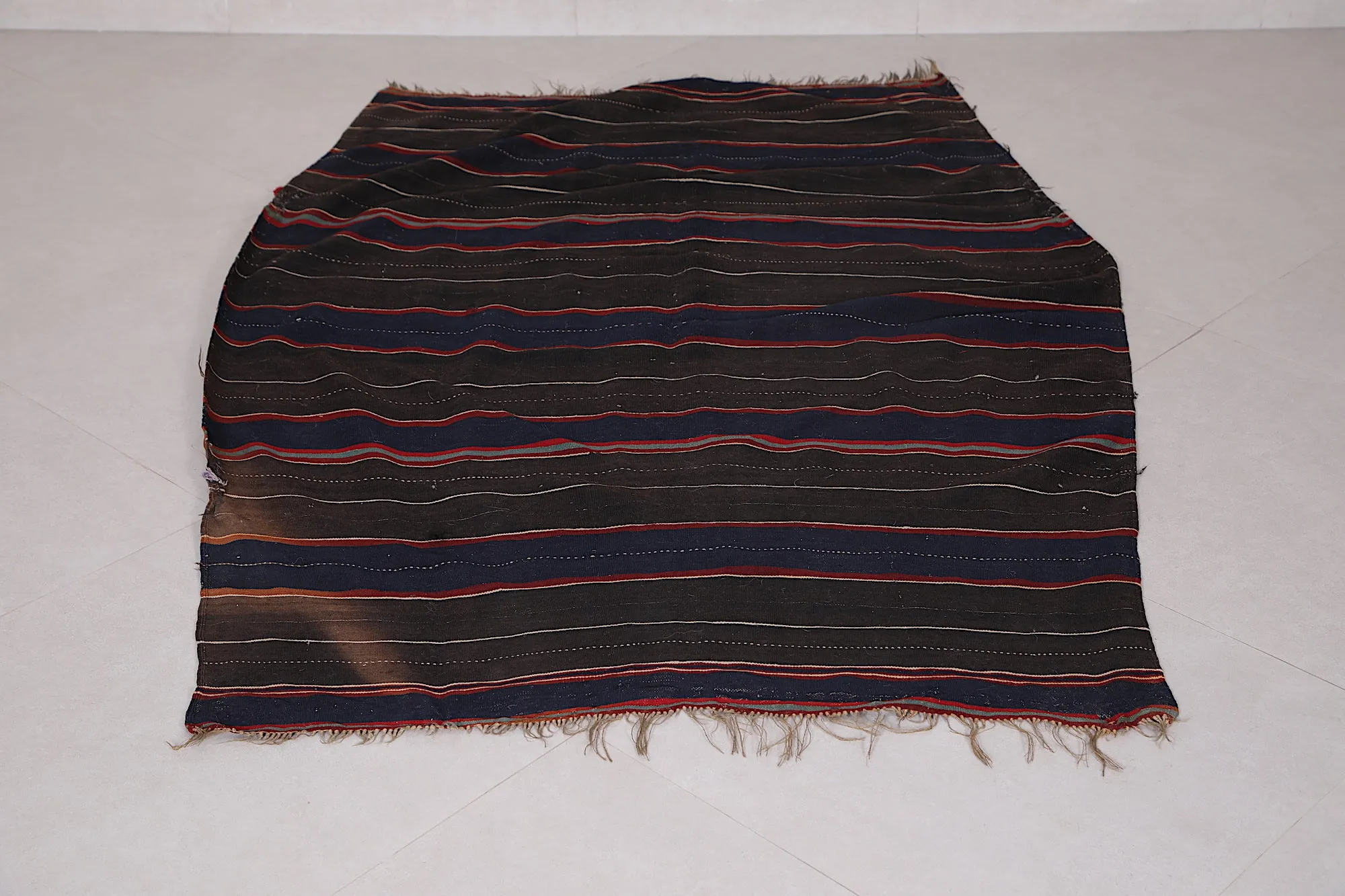 Black Moroccan Blanket - 4.1 FT x 5.5 FT | Handwoven Berber Rug