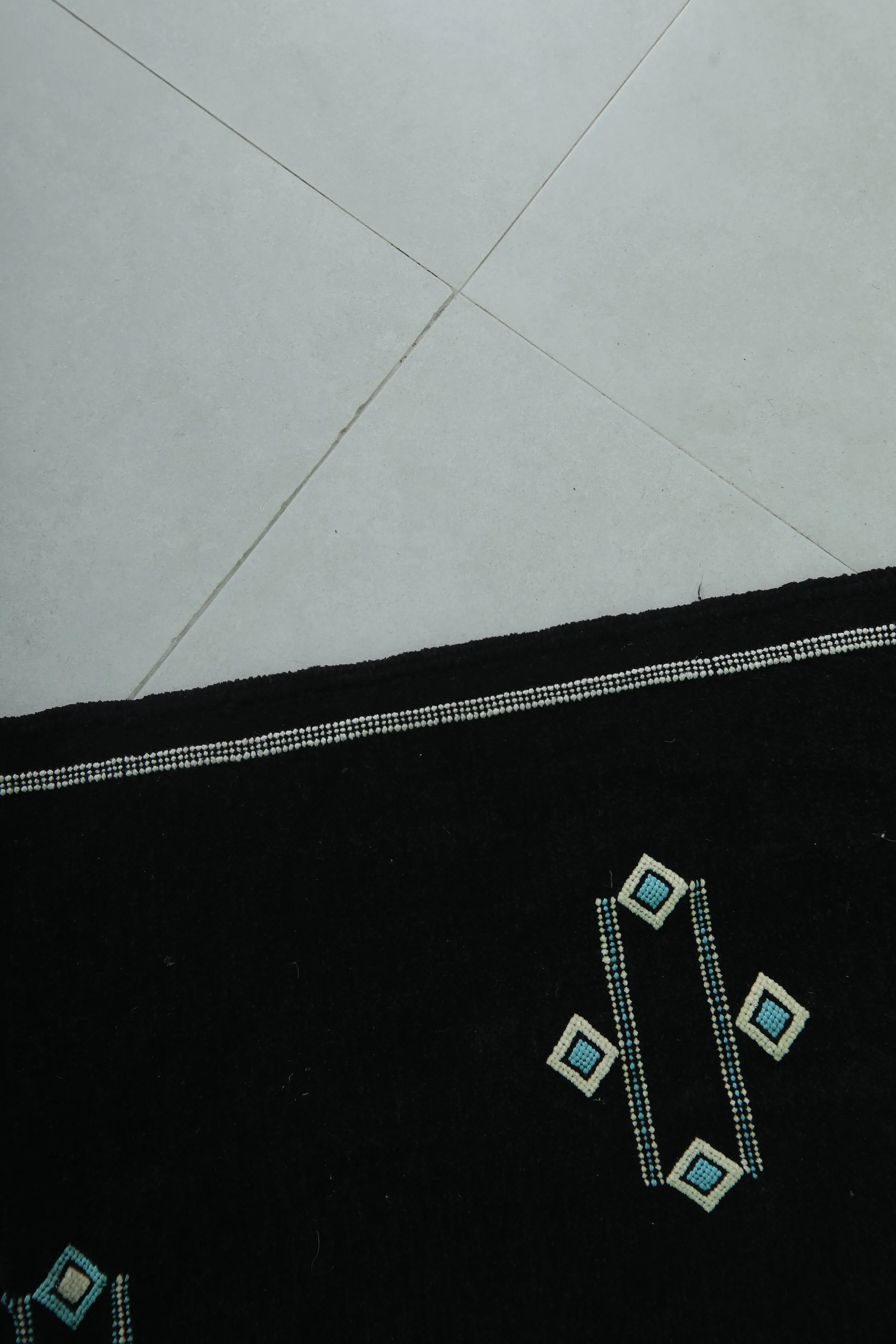 Black Moroccan Handwoven Kilim - 3 FT X 4.8 FT | Artisan Decor