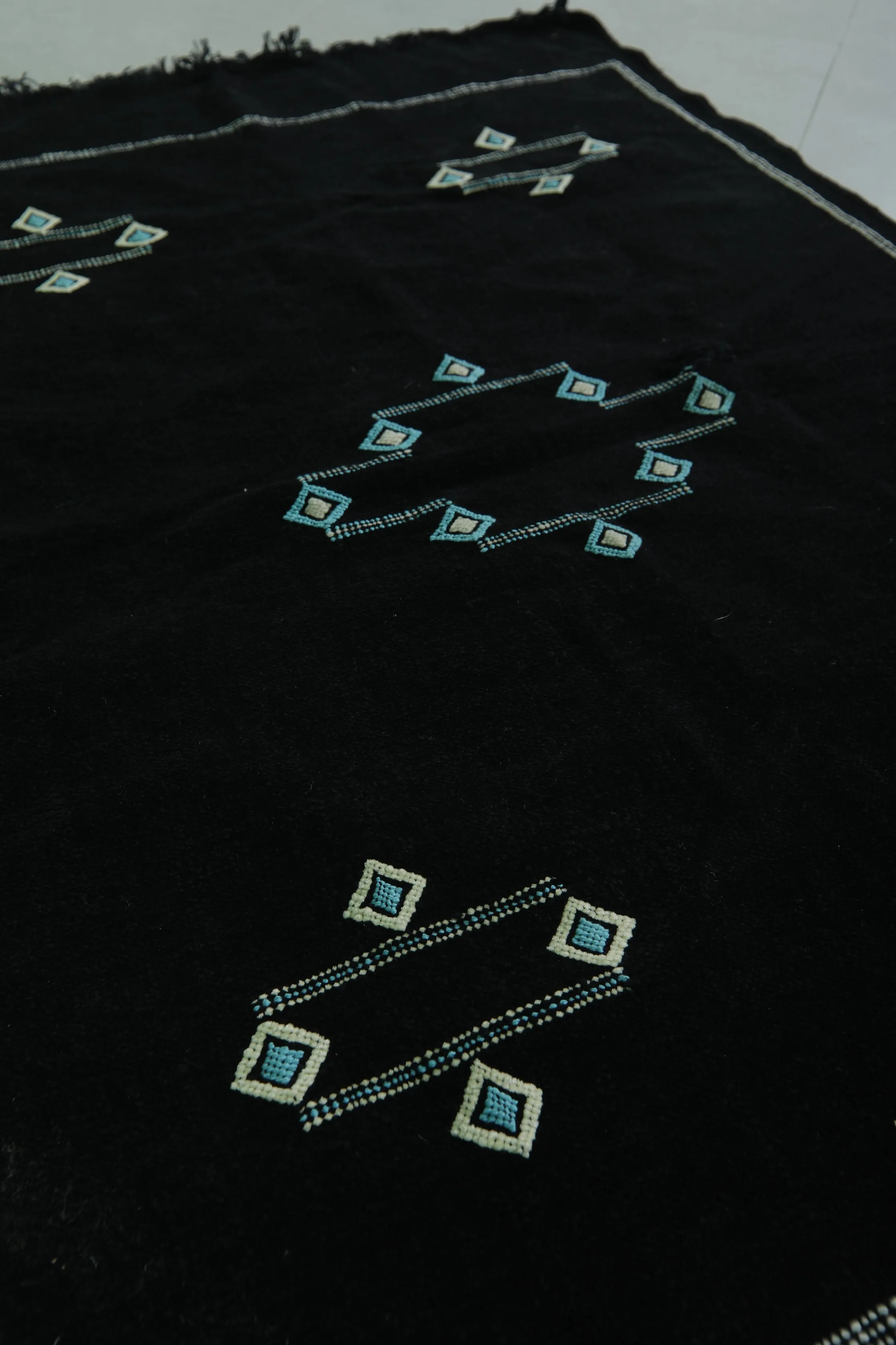 Black Moroccan Handwoven Kilim - 3 FT X 4.8 FT | Artisan Decor