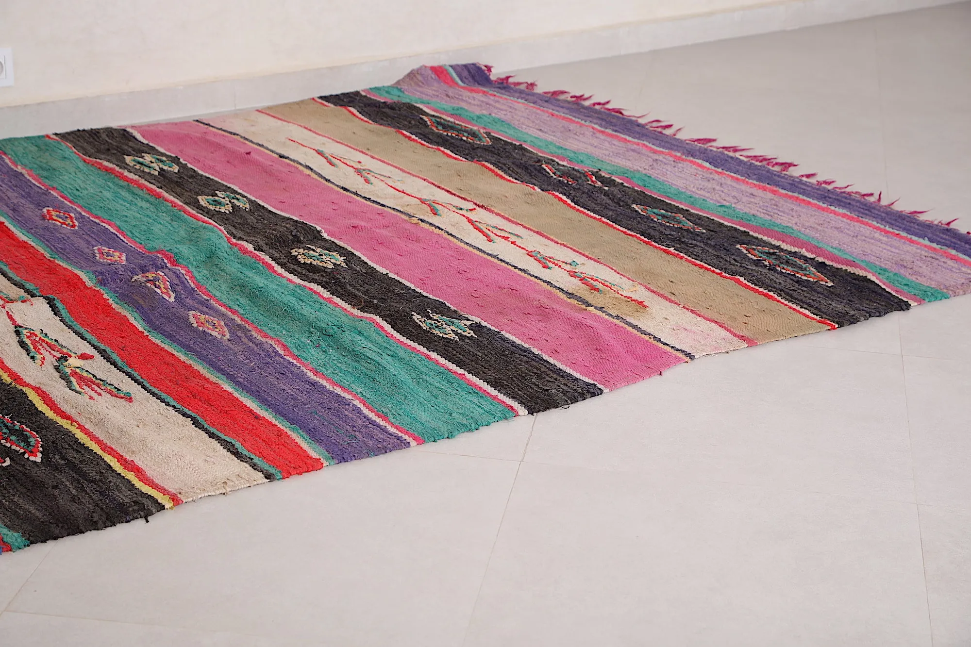 Boucherouite Moroccan Kilim - 5.9 FT X 9.6 FT | Vibrant Handmade Rug