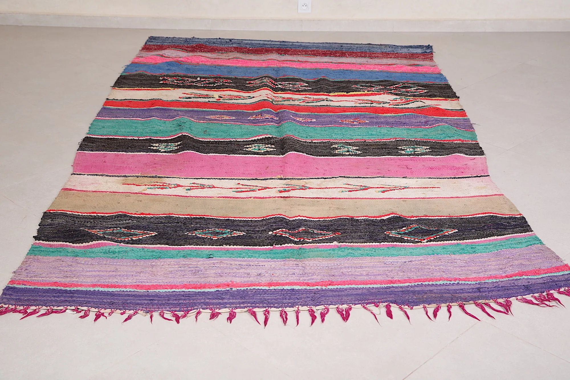 Boucherouite Moroccan Kilim - 5.9 FT X 9.6 FT | Vibrant Handmade Rug