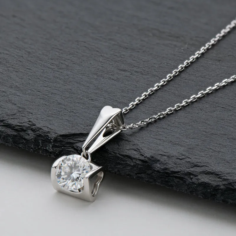 Classic Brilliant Round Moissanite Pendant Necklace