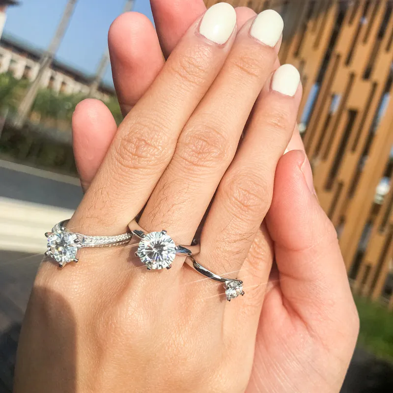 Classic Round Cut Moissanite Diamond Ring