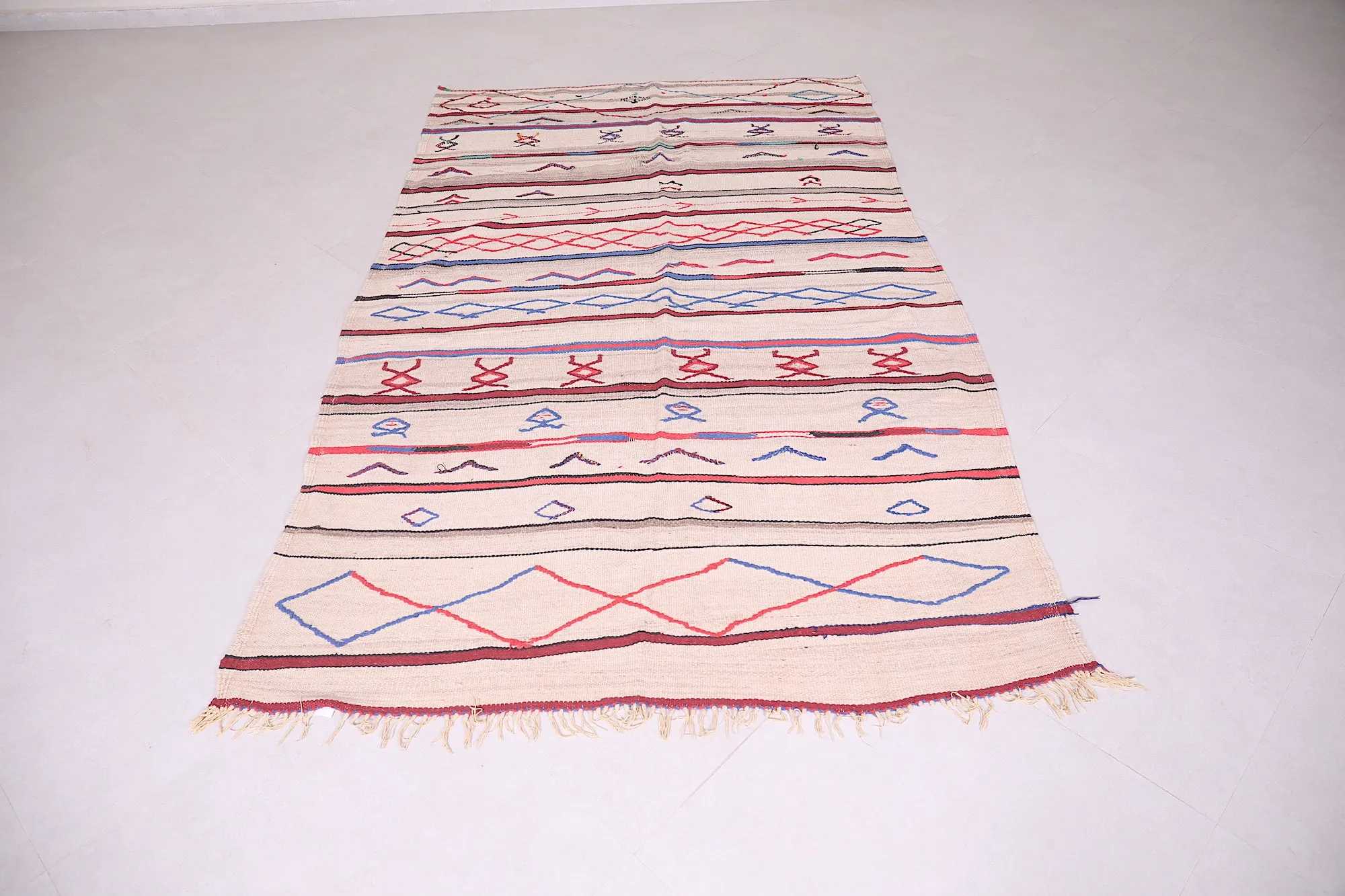 Colorful Azilal Rug – 4.8 X 8.2 Feet | Moroccan Artisan Masterpiece