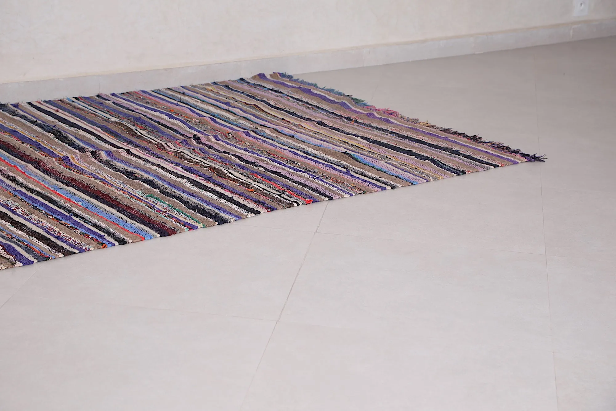 Colorful Runner Boucherouite Rug 4.3 x 7.7 Feet - Moroccan Handmade Beauty
