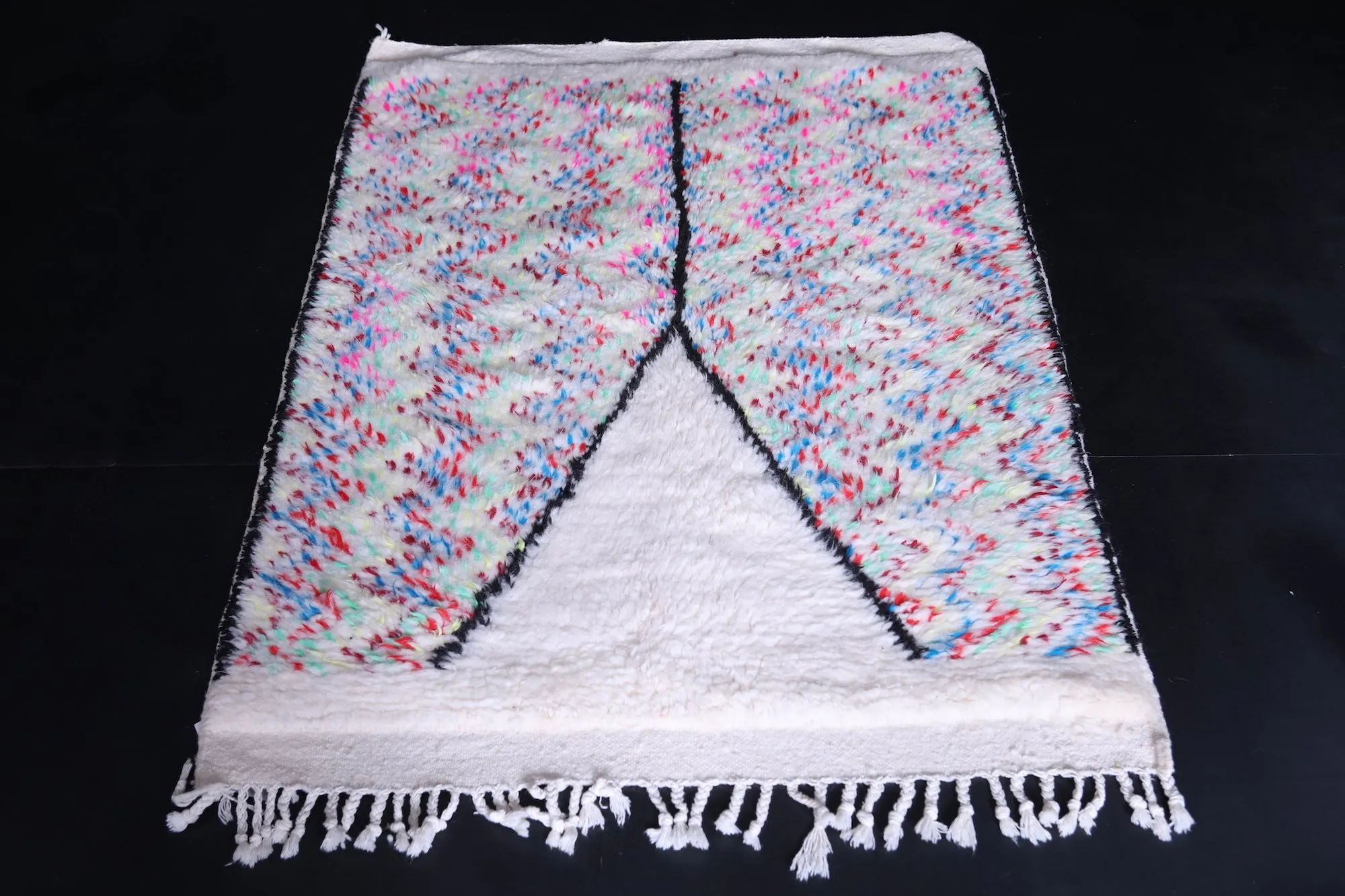 Dazzling Azilal Rug 3.2 x 4.5 FT - Vibrant Vintage Charm