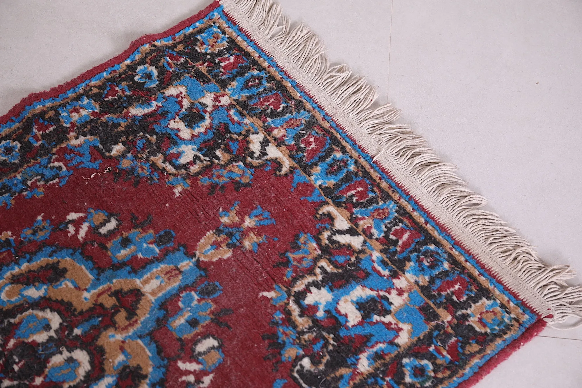 Elegant Small Moroccan Rug 1.9 x 3.5 FT - Intricate Red and Blue Design