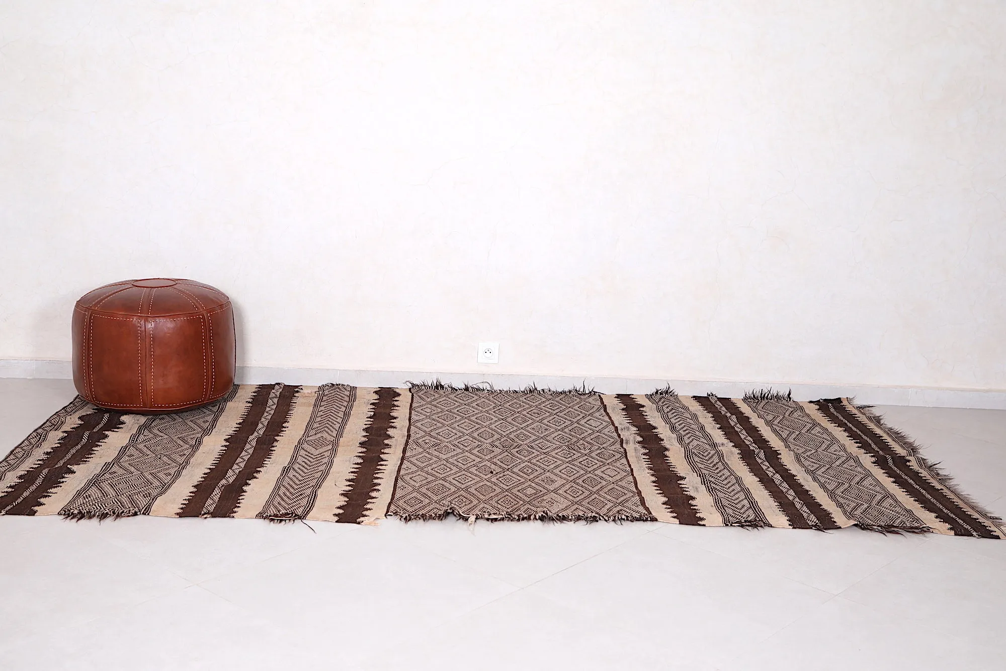 Hand Woven Moroccan Rug 4.7 ft x 10.3 ft - Vintage Berber Kilim