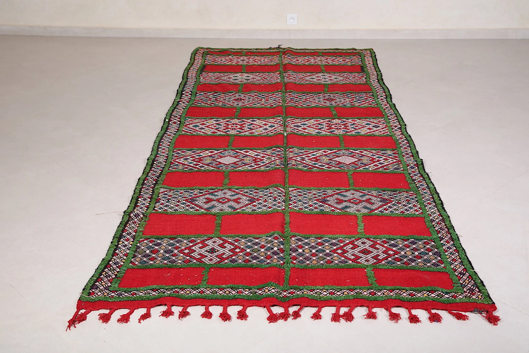 Handmade Moroccan Runner Rug – 4.6 x 10.6 Feet | Vintage Berber Carpet