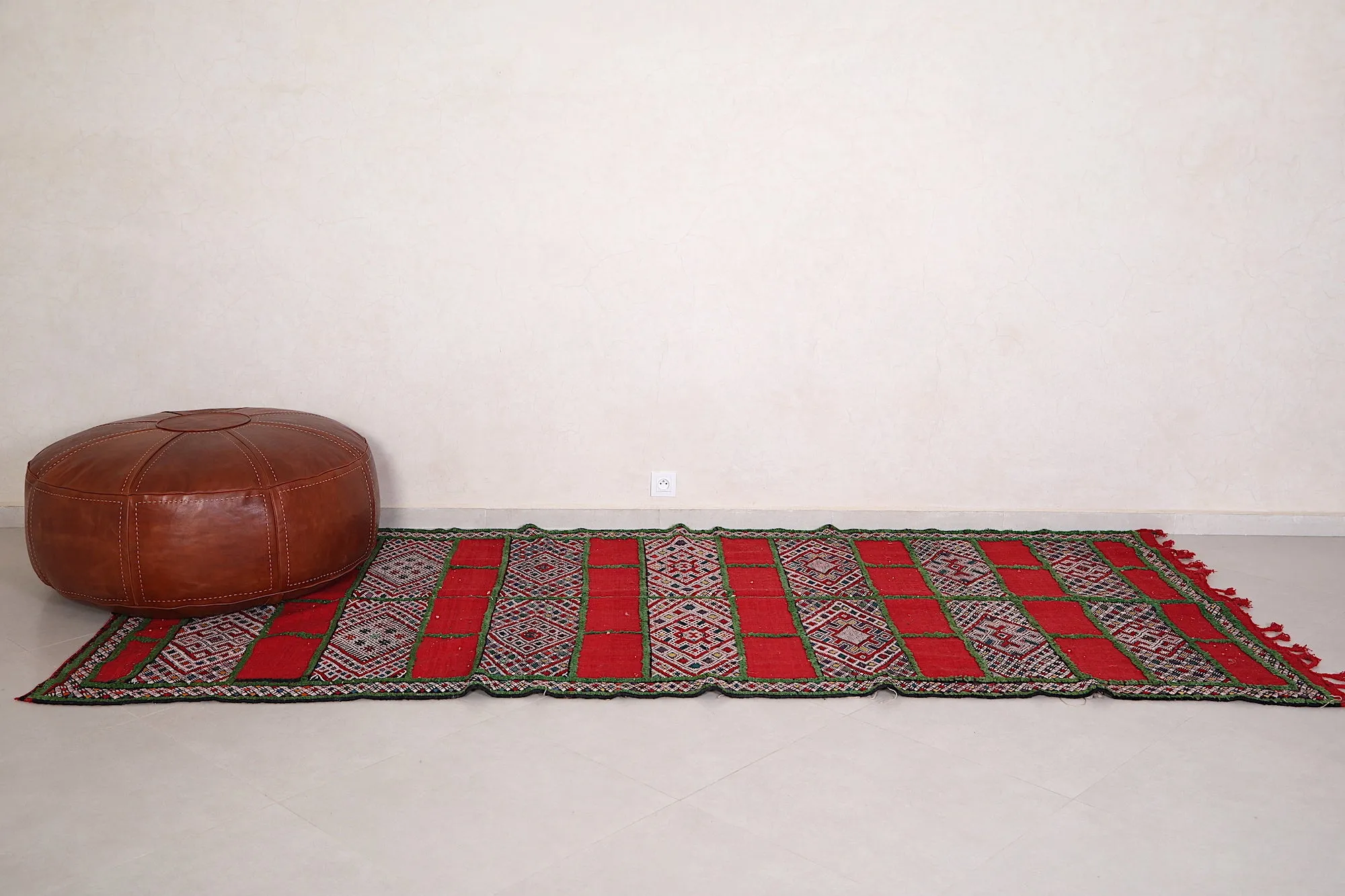 Handmade Moroccan Runner Rug – 4.6 x 10.6 Feet | Vintage Berber Carpet