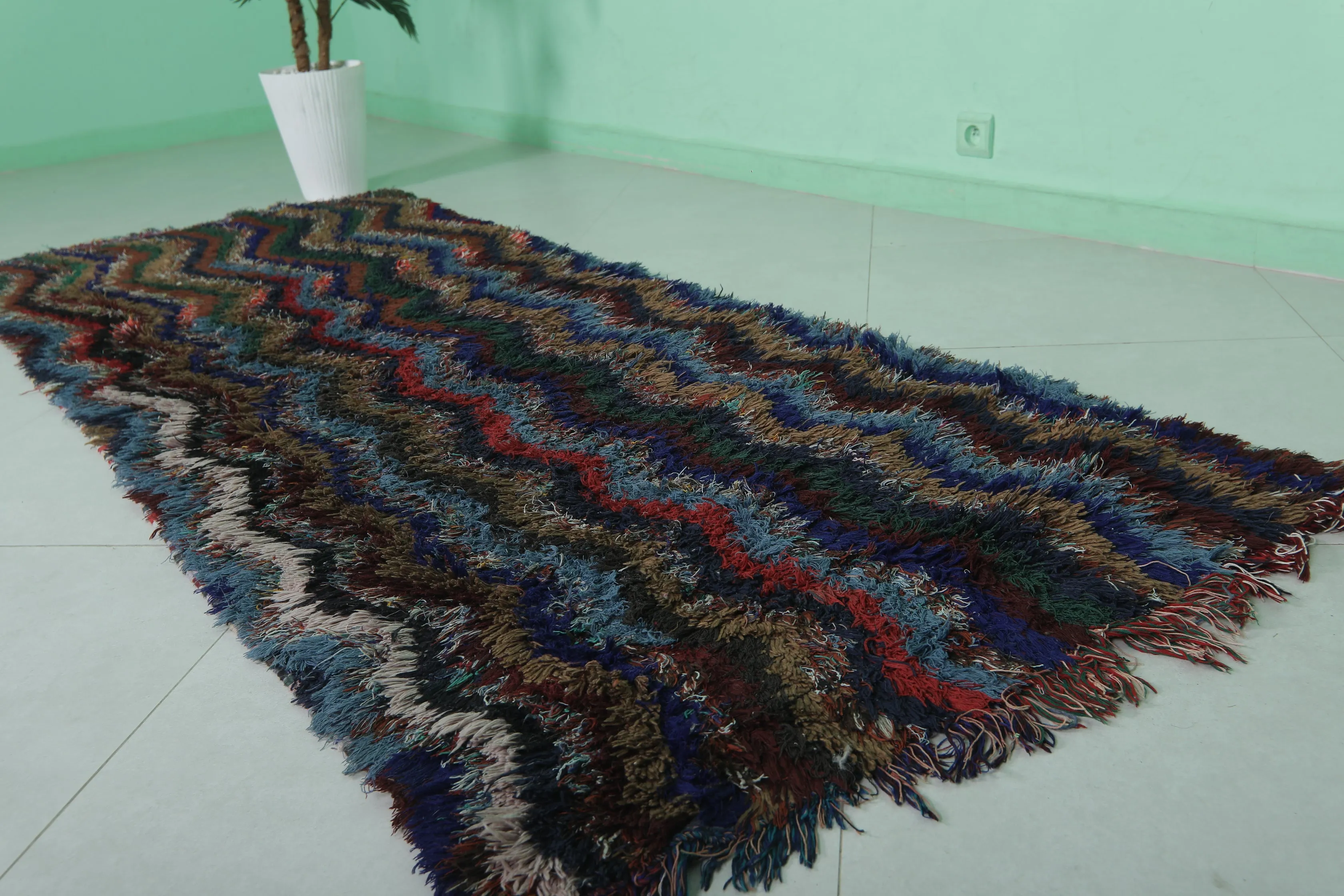 Handmade Runner Rug - 3.1 x 8.3 ft | Multicolor Zigzag Design