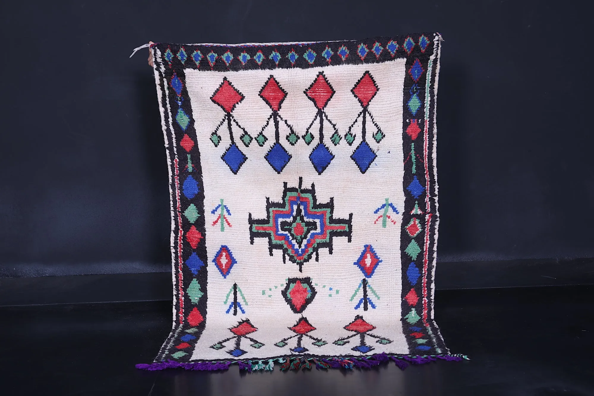 Handmade Vintage Rug 3.3 x 5.3 FT - Vibrant Artisan Charm