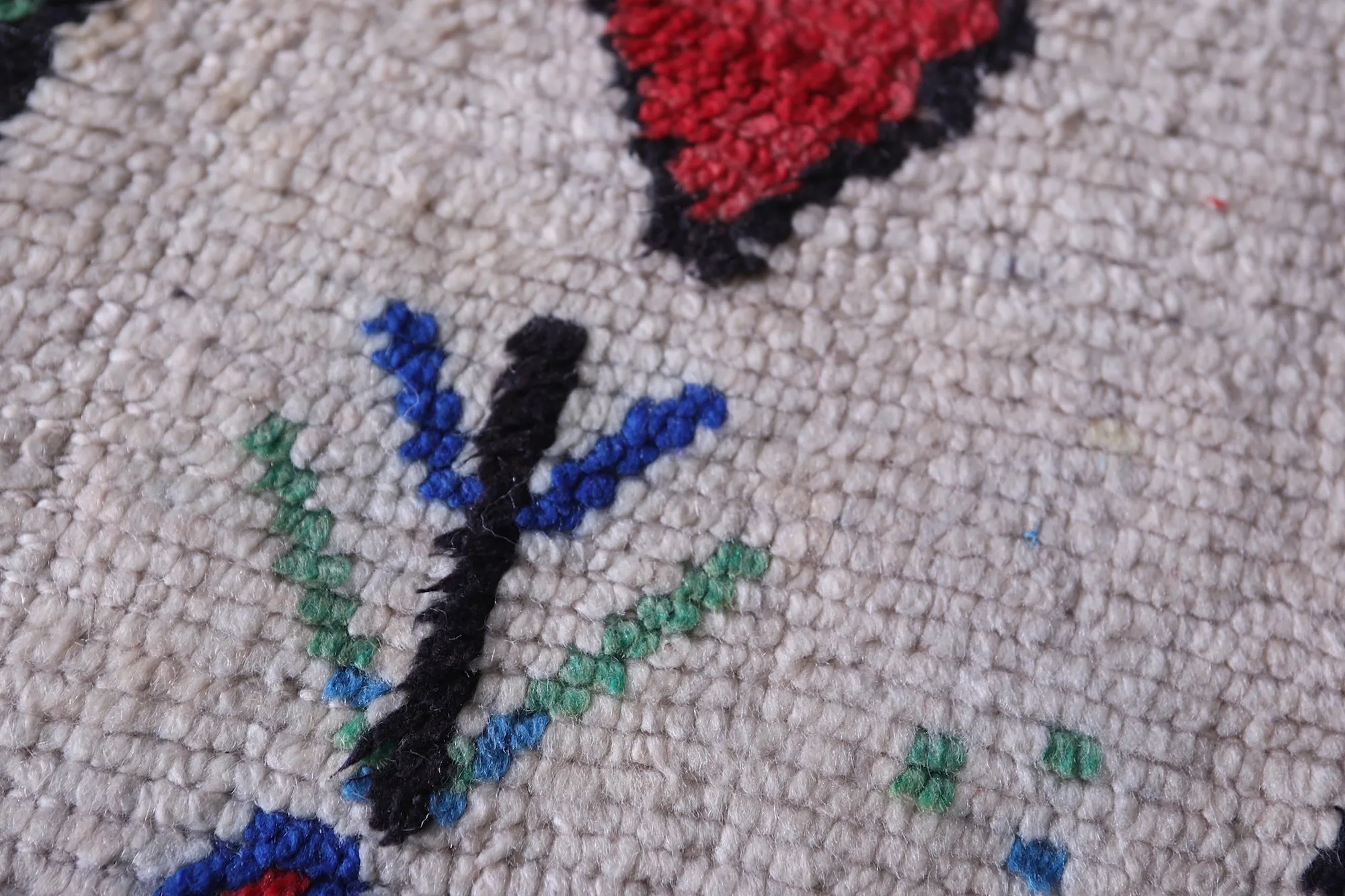 Handmade Vintage Rug 3.3 x 5.3 FT - Vibrant Artisan Charm