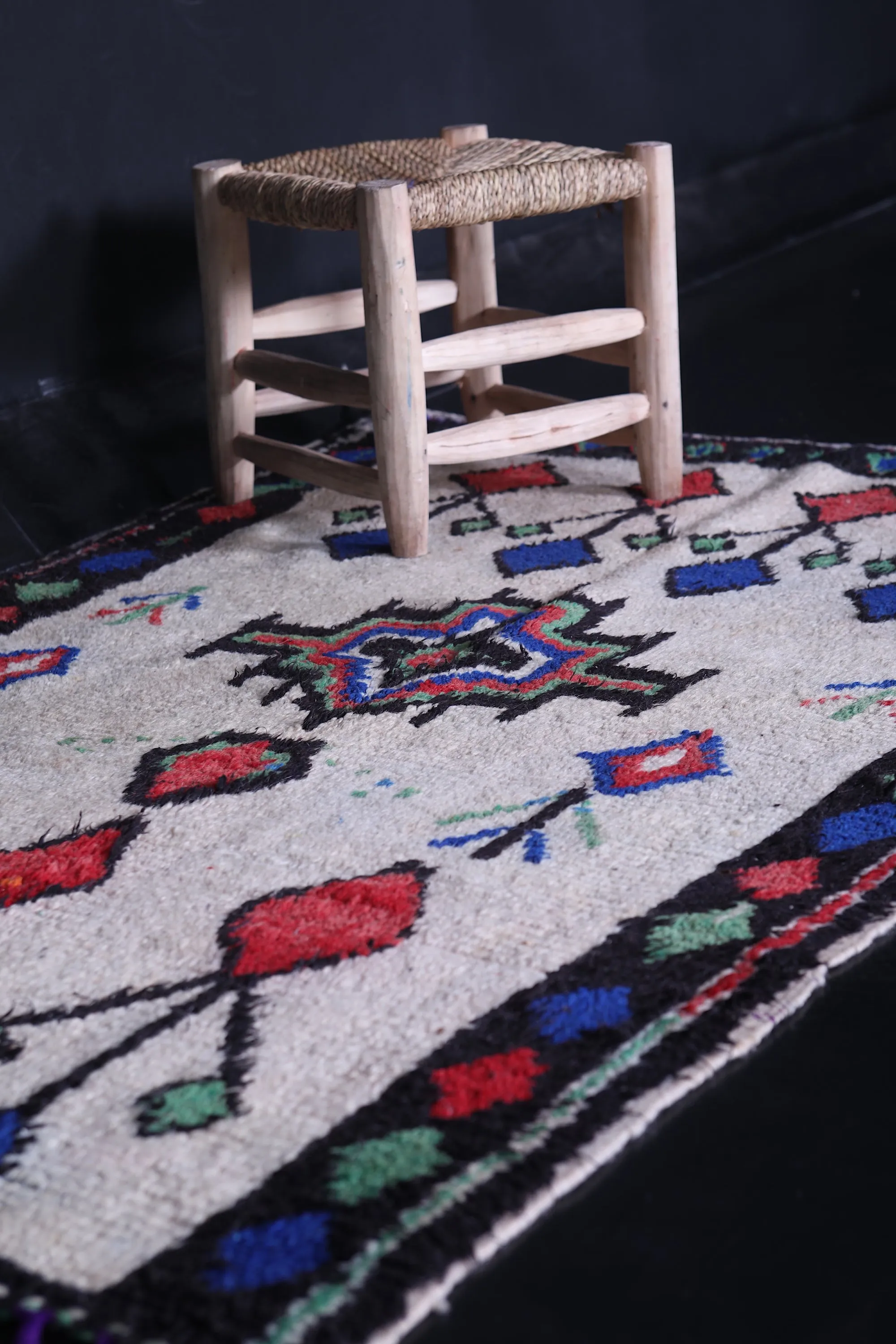 Handmade Vintage Rug 3.3 x 5.3 FT - Vibrant Artisan Charm