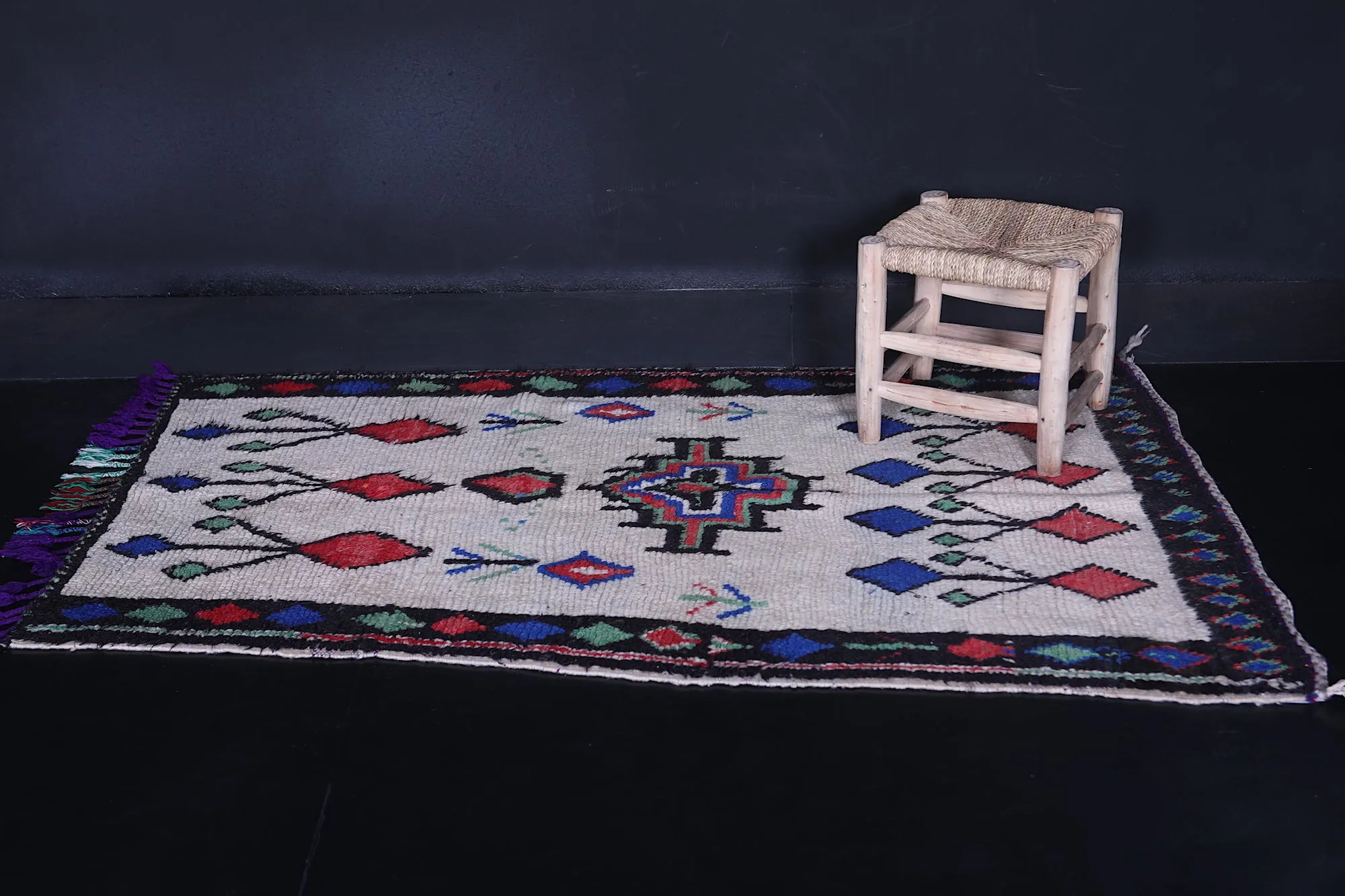 Handmade Vintage Rug 3.3 x 5.3 FT - Vibrant Artisan Charm