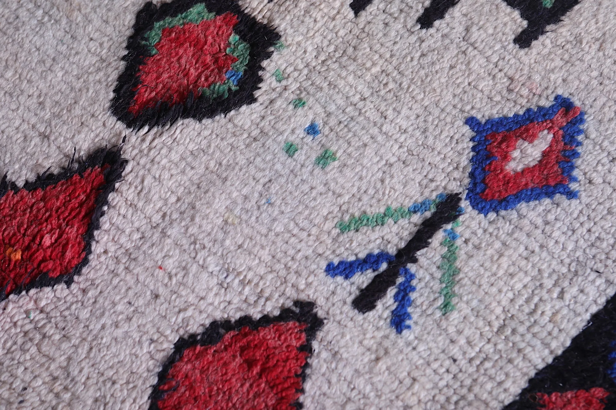 Handmade Vintage Rug 3.3 x 5.3 FT - Vibrant Artisan Charm