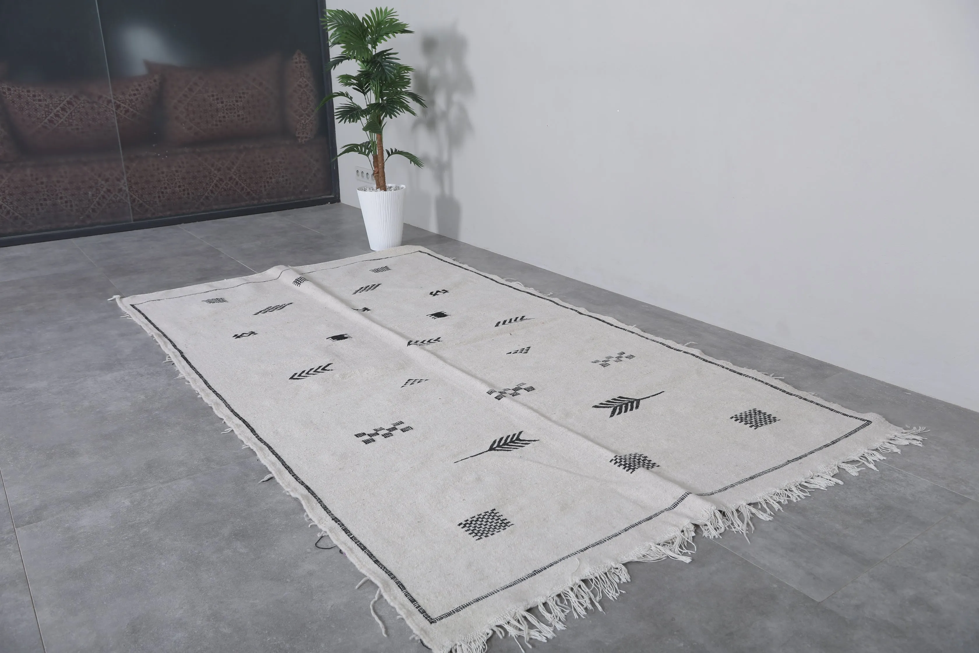 Handwoven Berber Rug - 4.9 FT × 8.7 FT | Authentic Moroccan Design