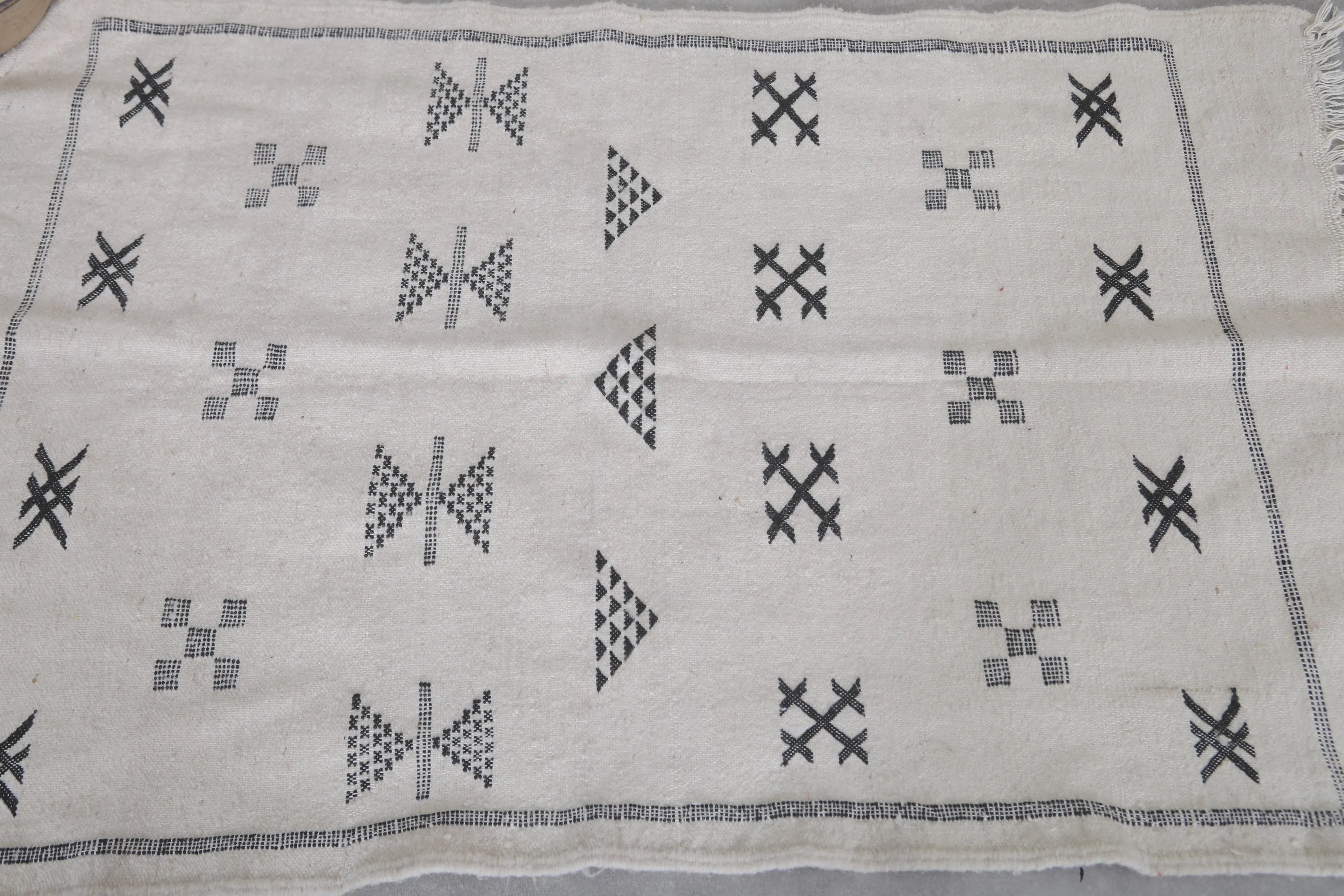 Handwoven Kilim Rug - 3 FT X 4.6 FT | Black and White Moroccan Rug