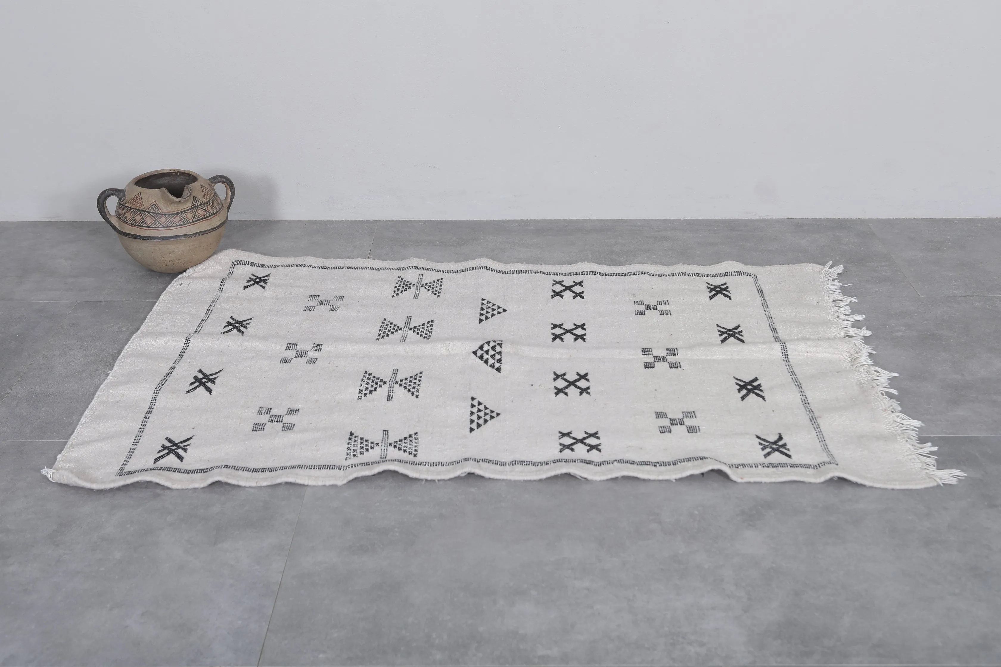 Handwoven Kilim Rug - 3 FT X 4.6 FT | Black and White Moroccan Rug