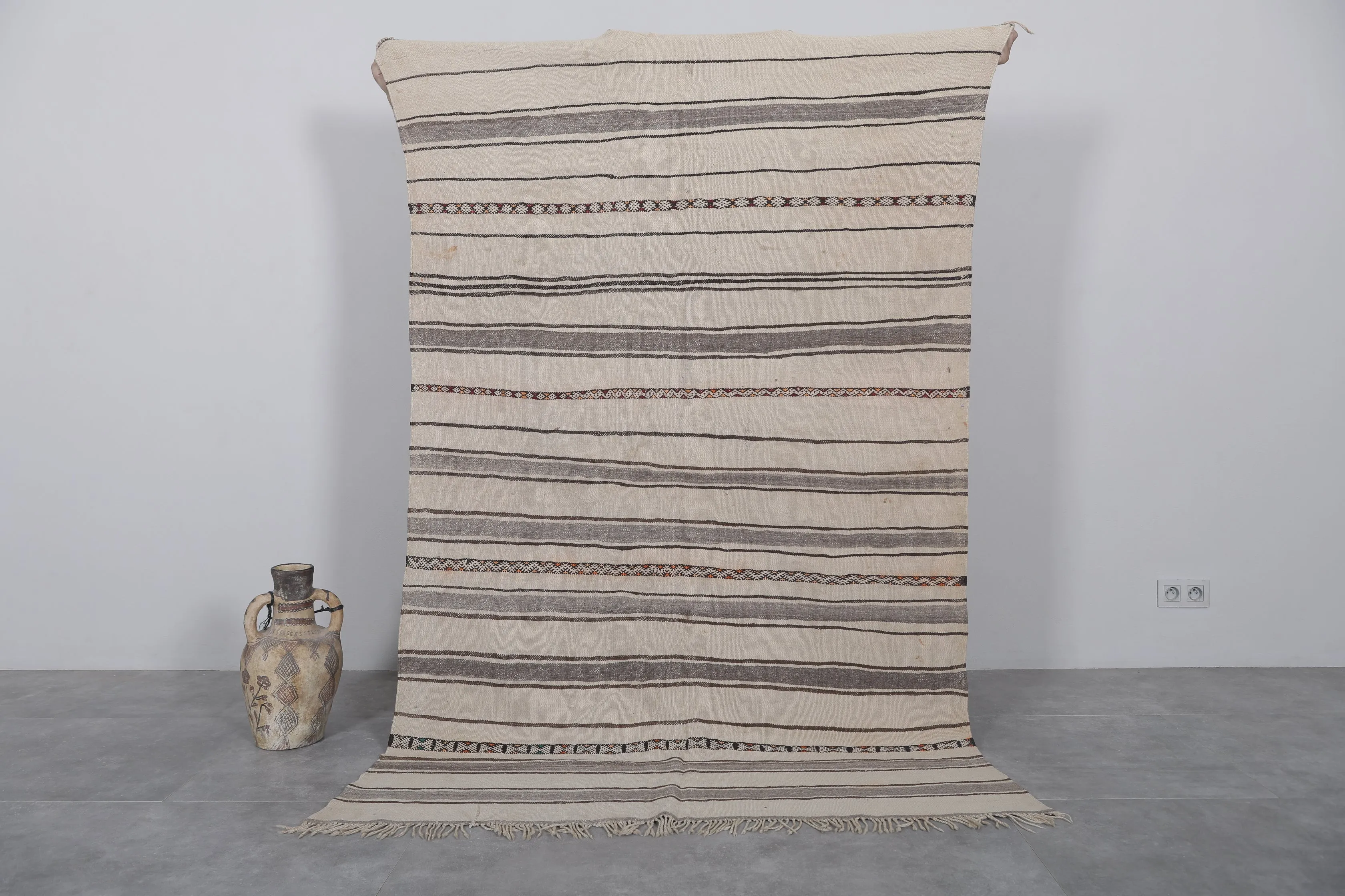 Handwoven Kilim Rug 4.5 FT X 7.1 FT – Traditional Moroccan Design