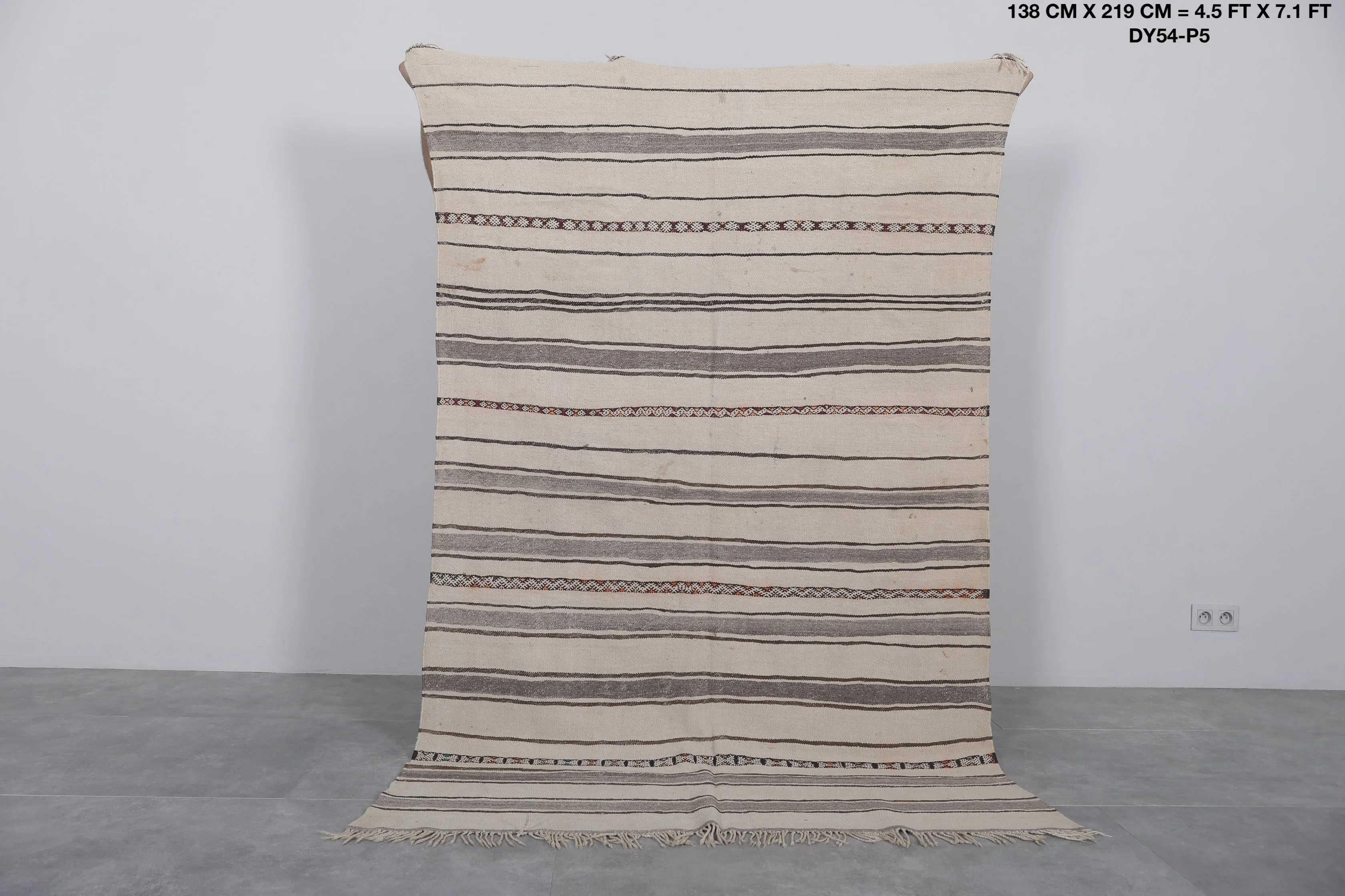 Handwoven Kilim Rug 4.5 FT X 7.1 FT – Traditional Moroccan Design