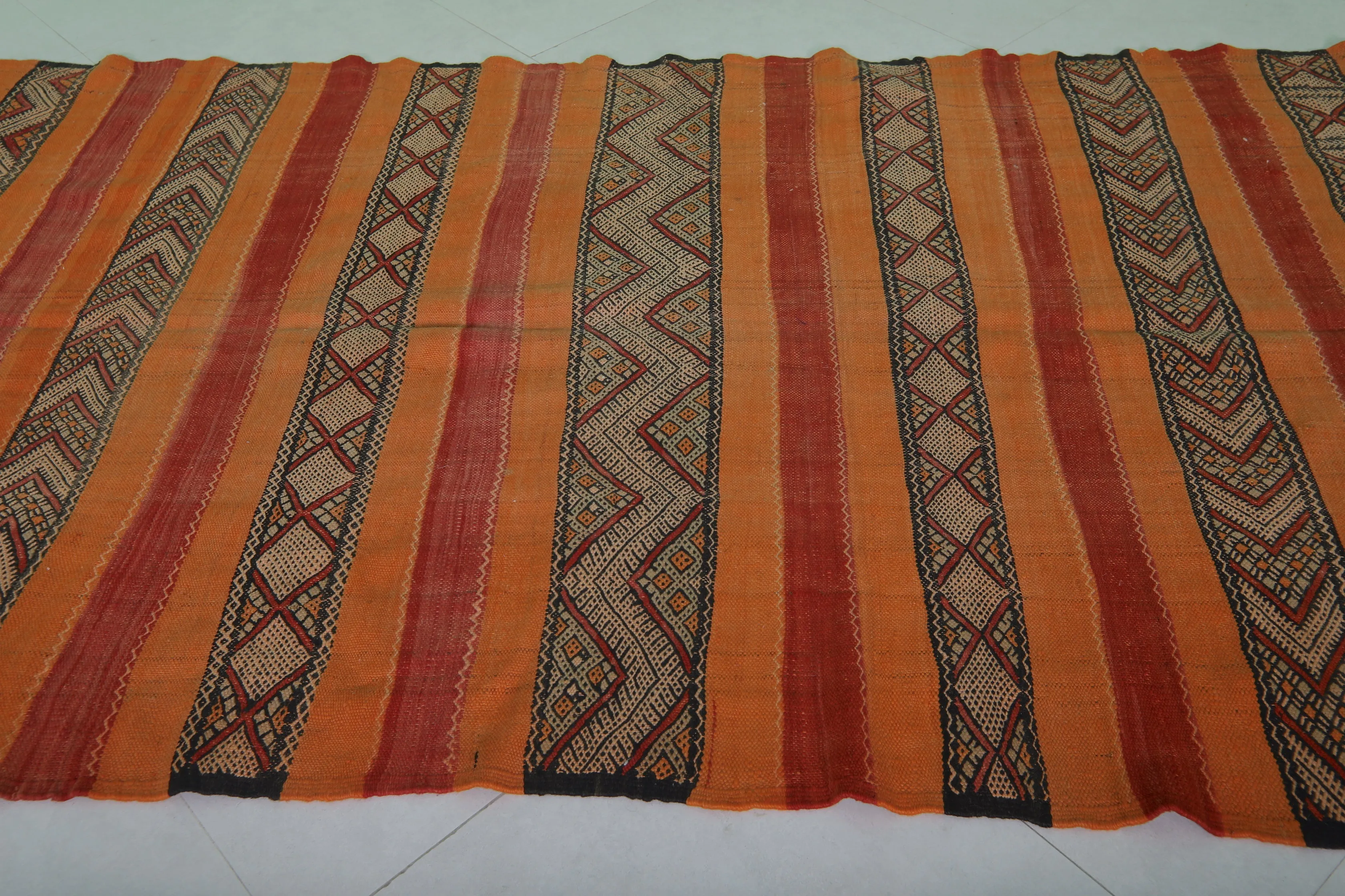 Handwoven Moroccan Hallway Kilim Rug - 4.9 FT X 11.4 FT