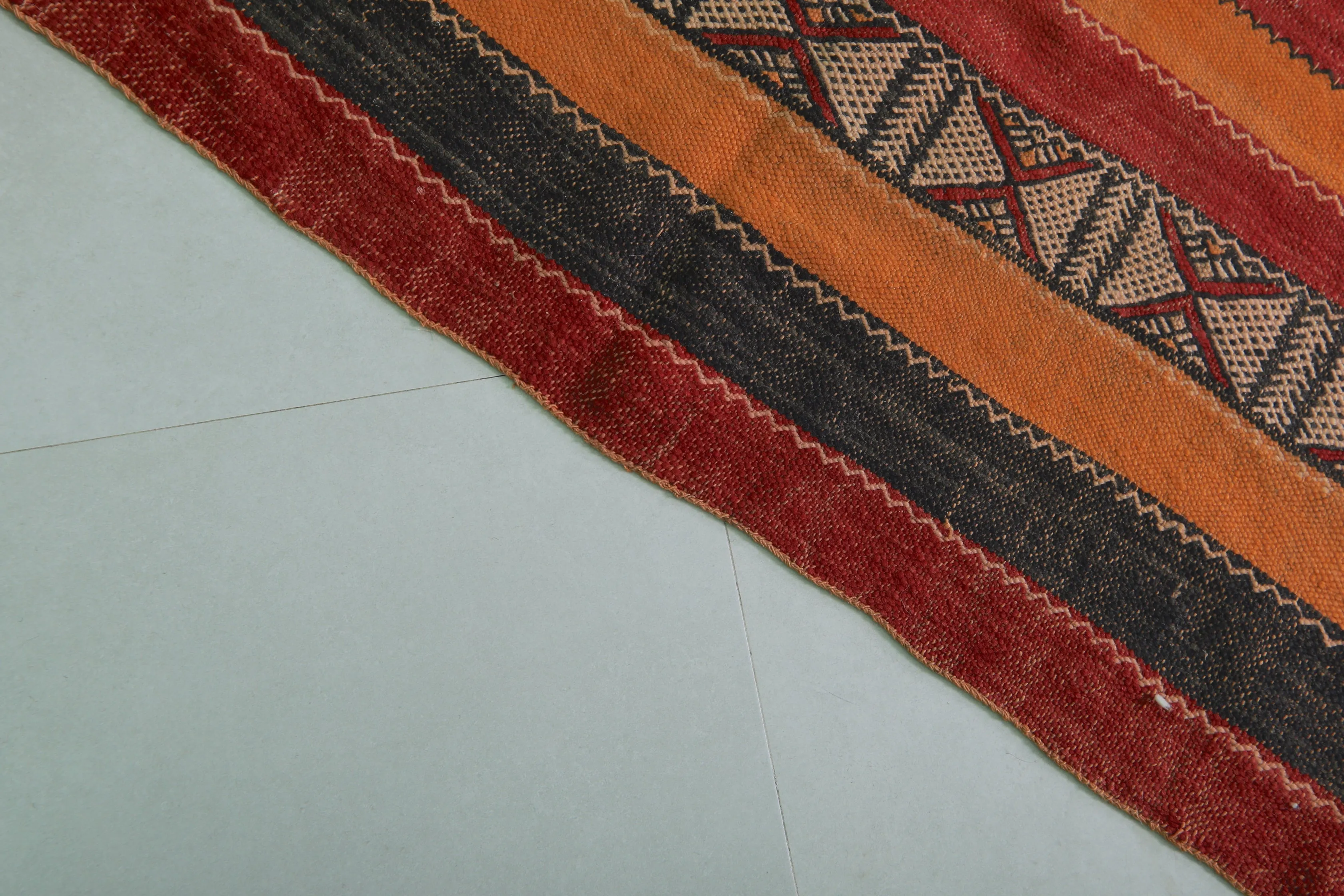 Handwoven Moroccan Hallway Kilim Rug - 4.9 FT X 11.4 FT